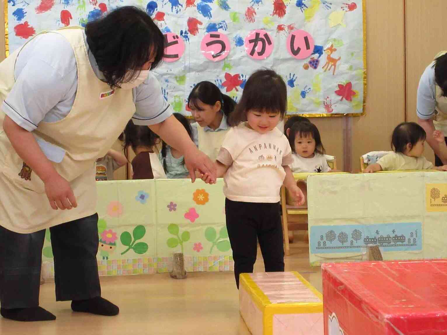 運動会　№５　1歳児クラス「なりきりかけっこ」