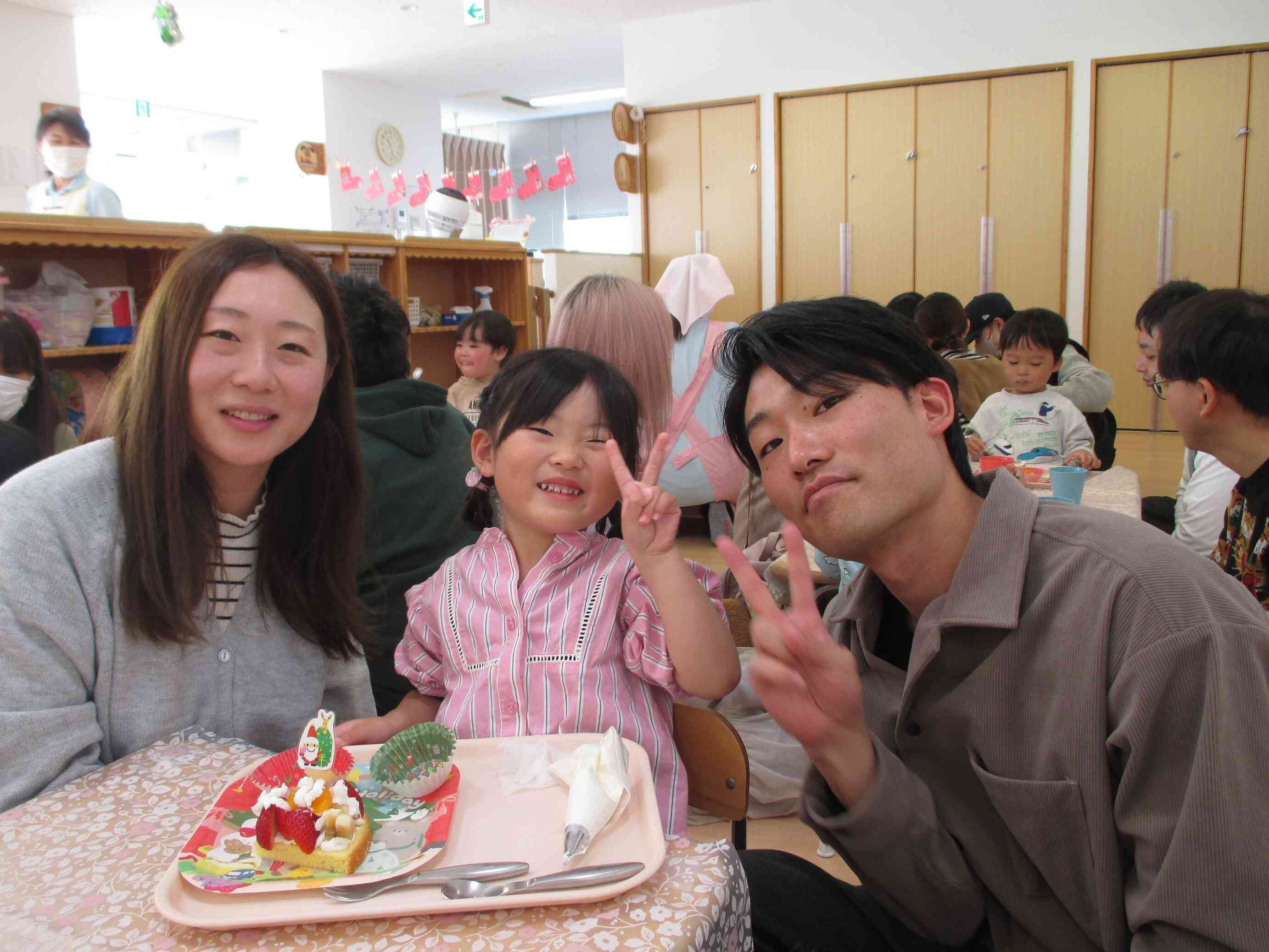 １歳児「あひる組」・2歳児「うさぎ組」クリスマス参観