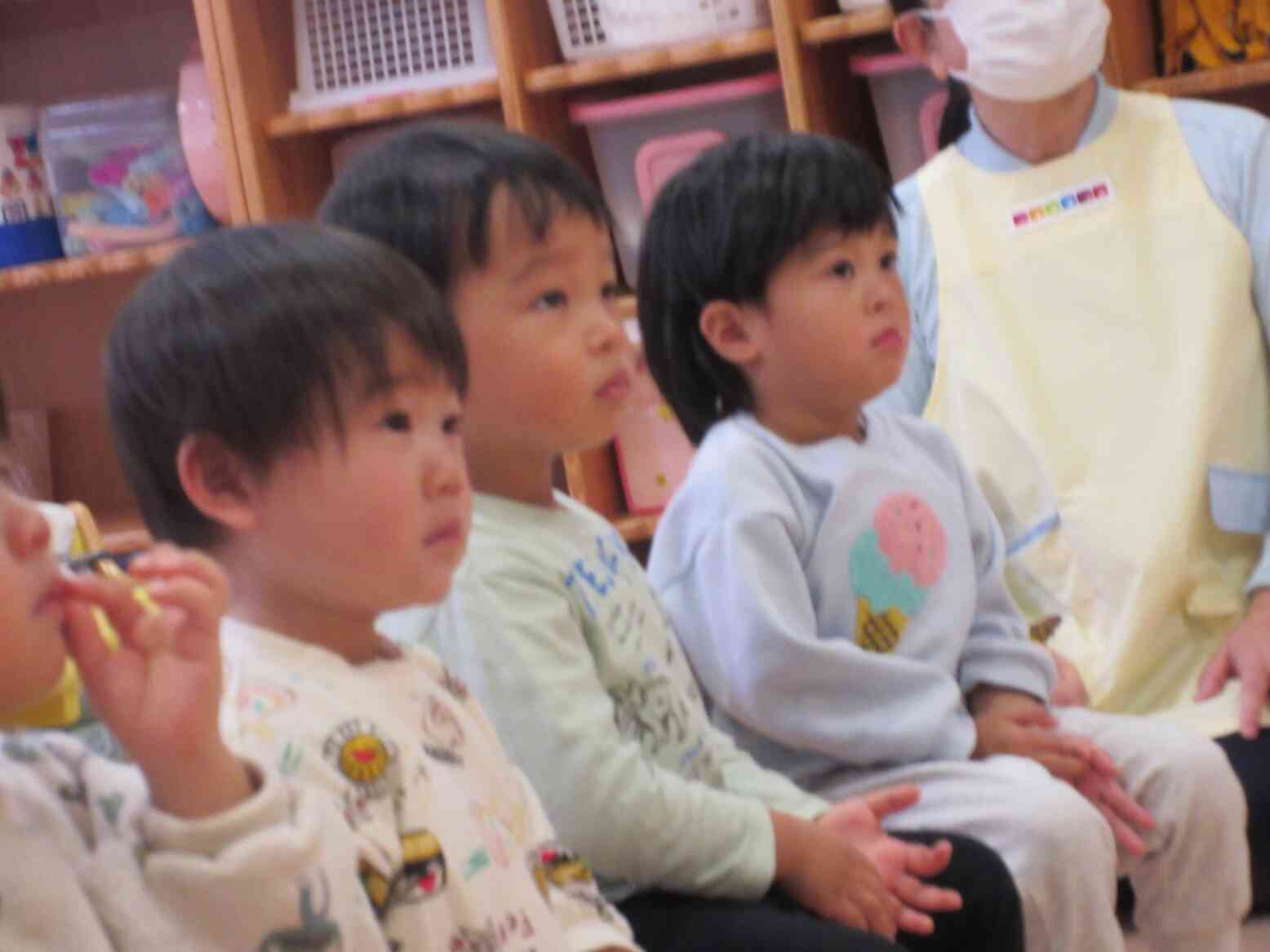 マジックショーに集中。