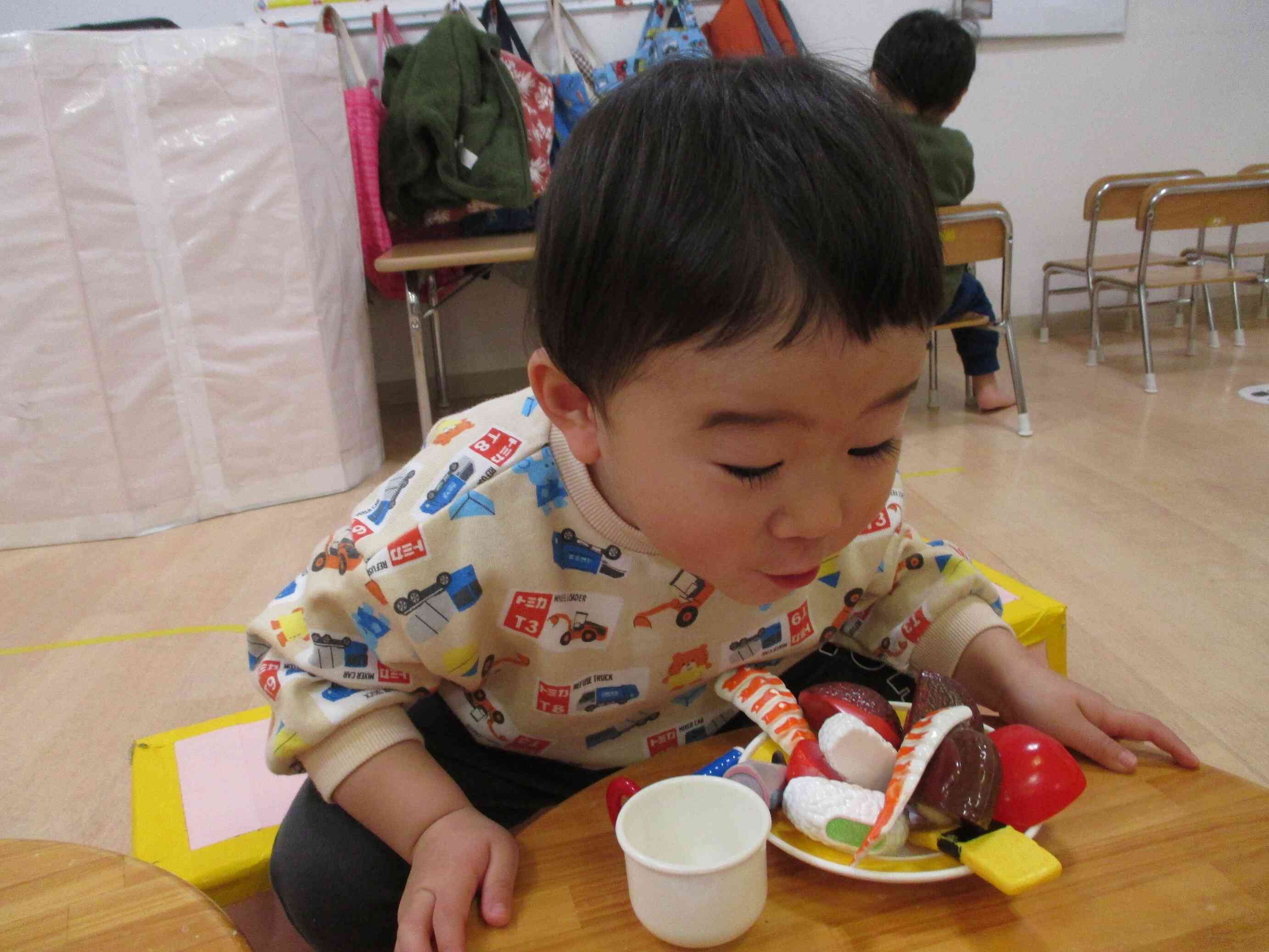 「2歳児・うさぎ組」おままごと