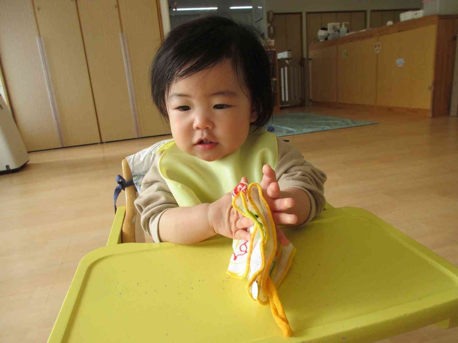 ０歳児クラス「できるかな？」