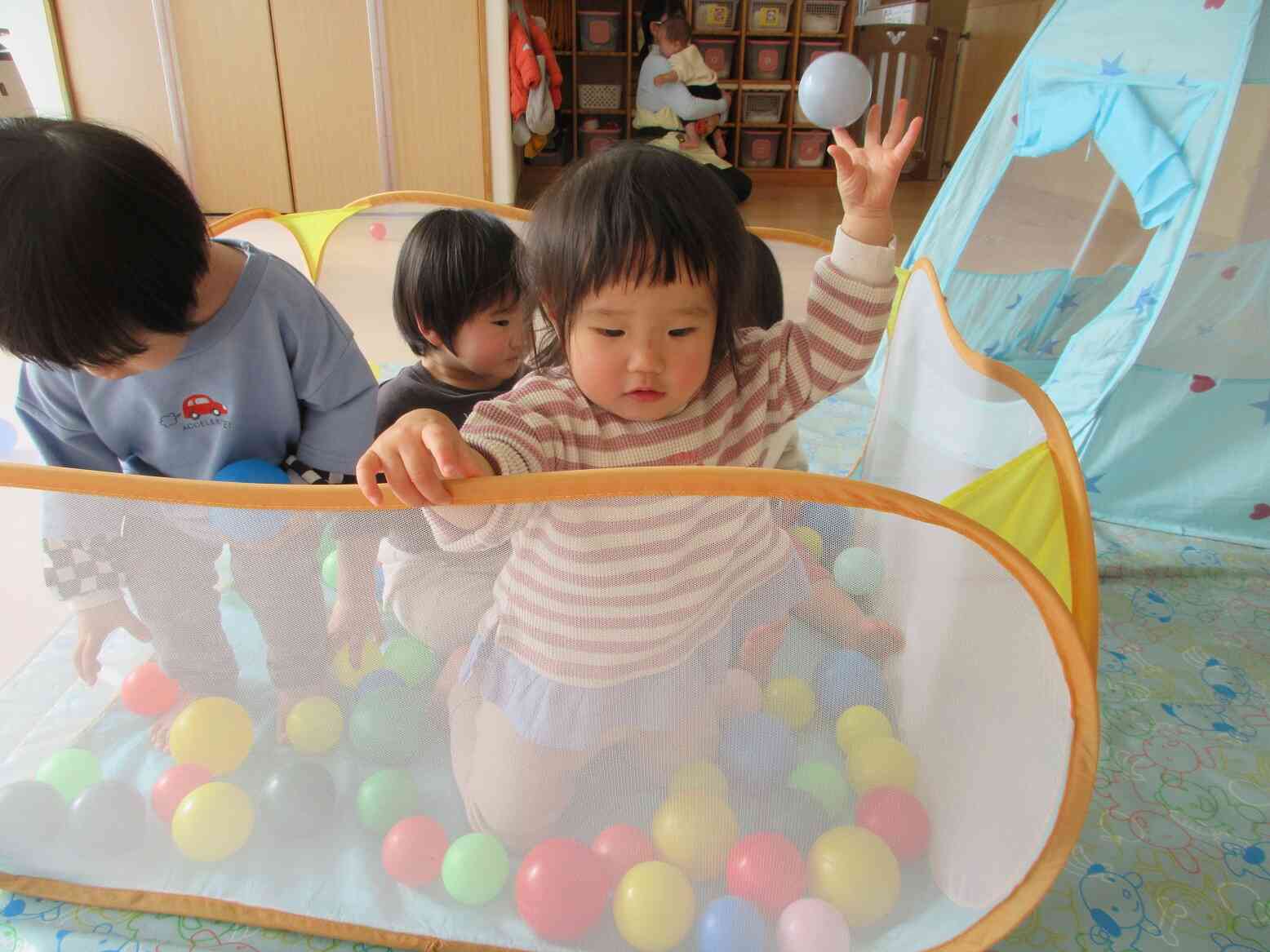 ０歳児クラス「好きなコーナーで楽しもう」