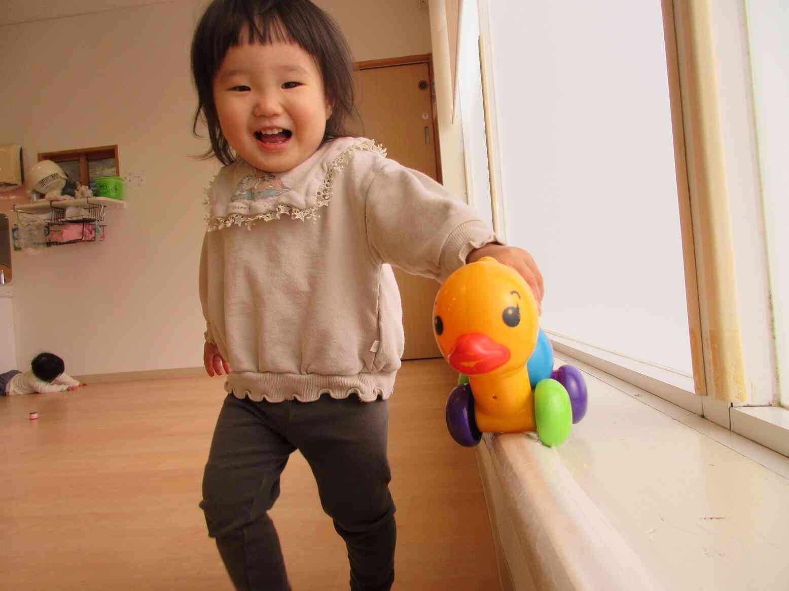 ０歳児クラス「今日も楽しいね」