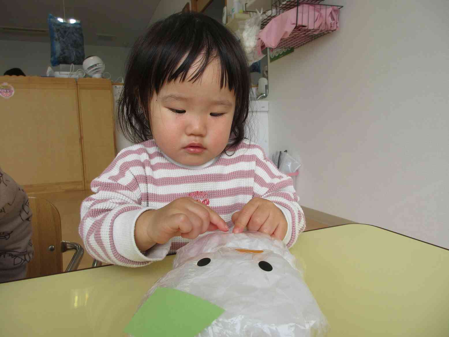 0歳児クラス「何ができるかな？」②