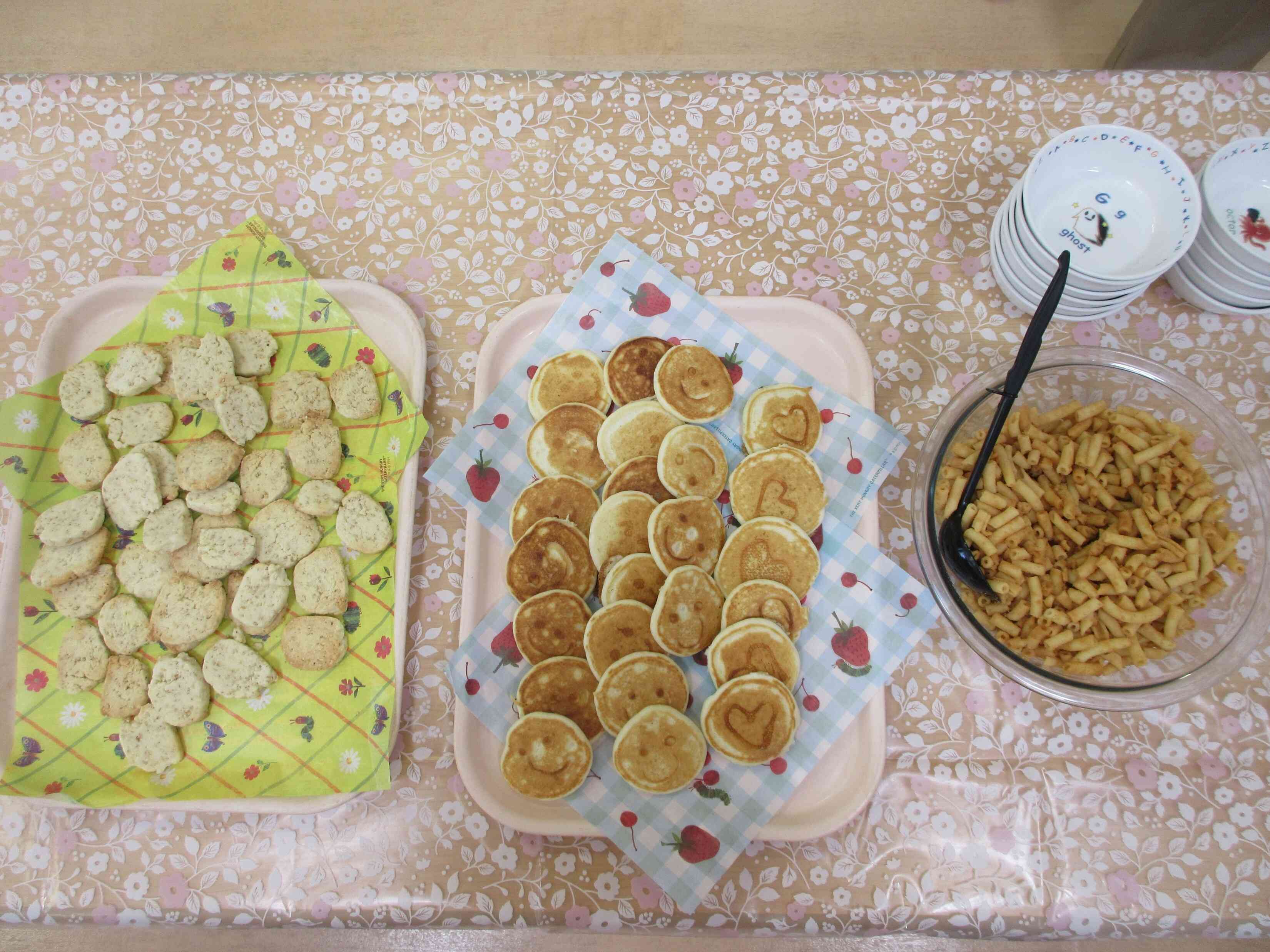 3月の食育はおやつバイキングです。