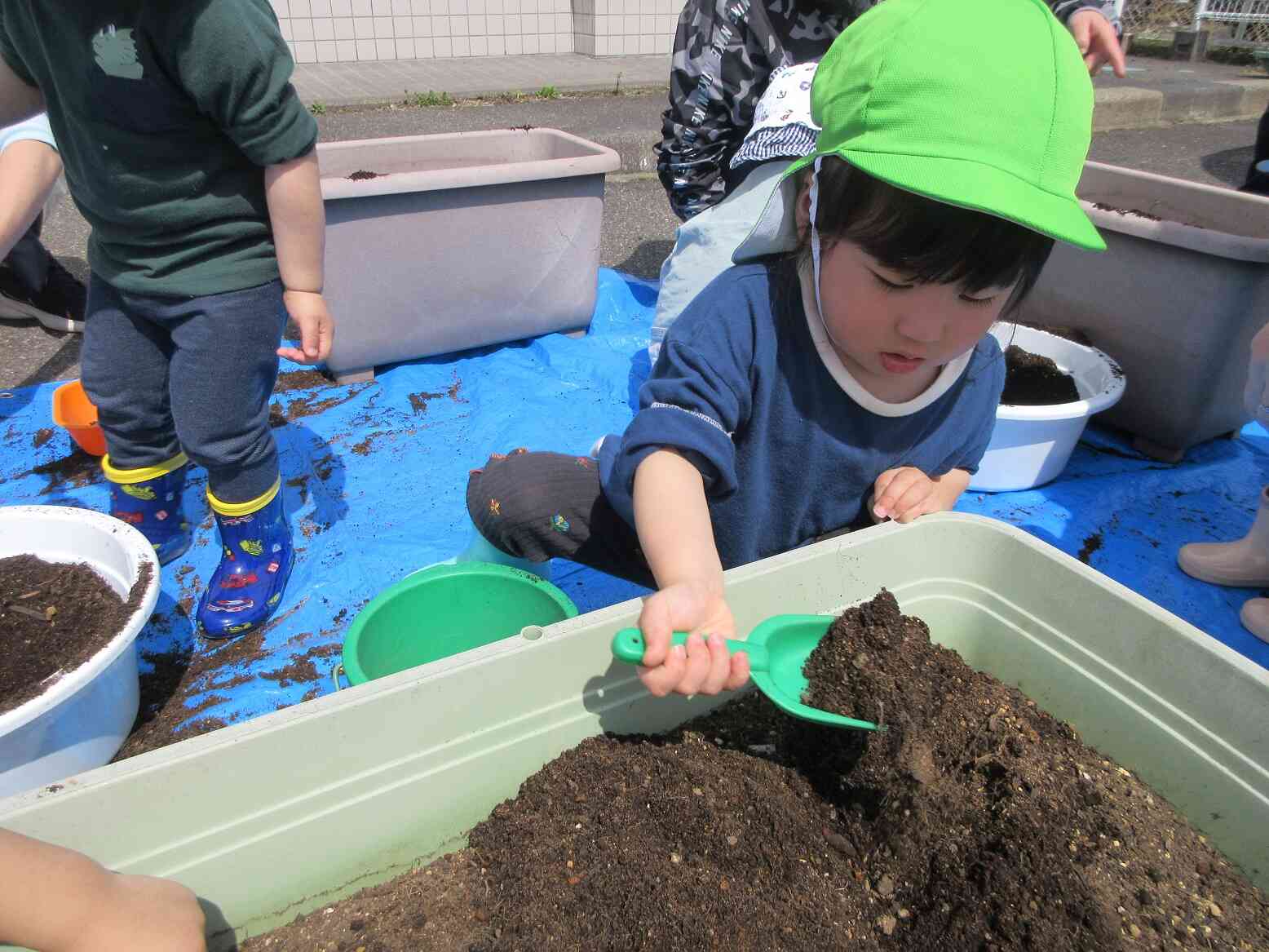 土って結構重いかも。。