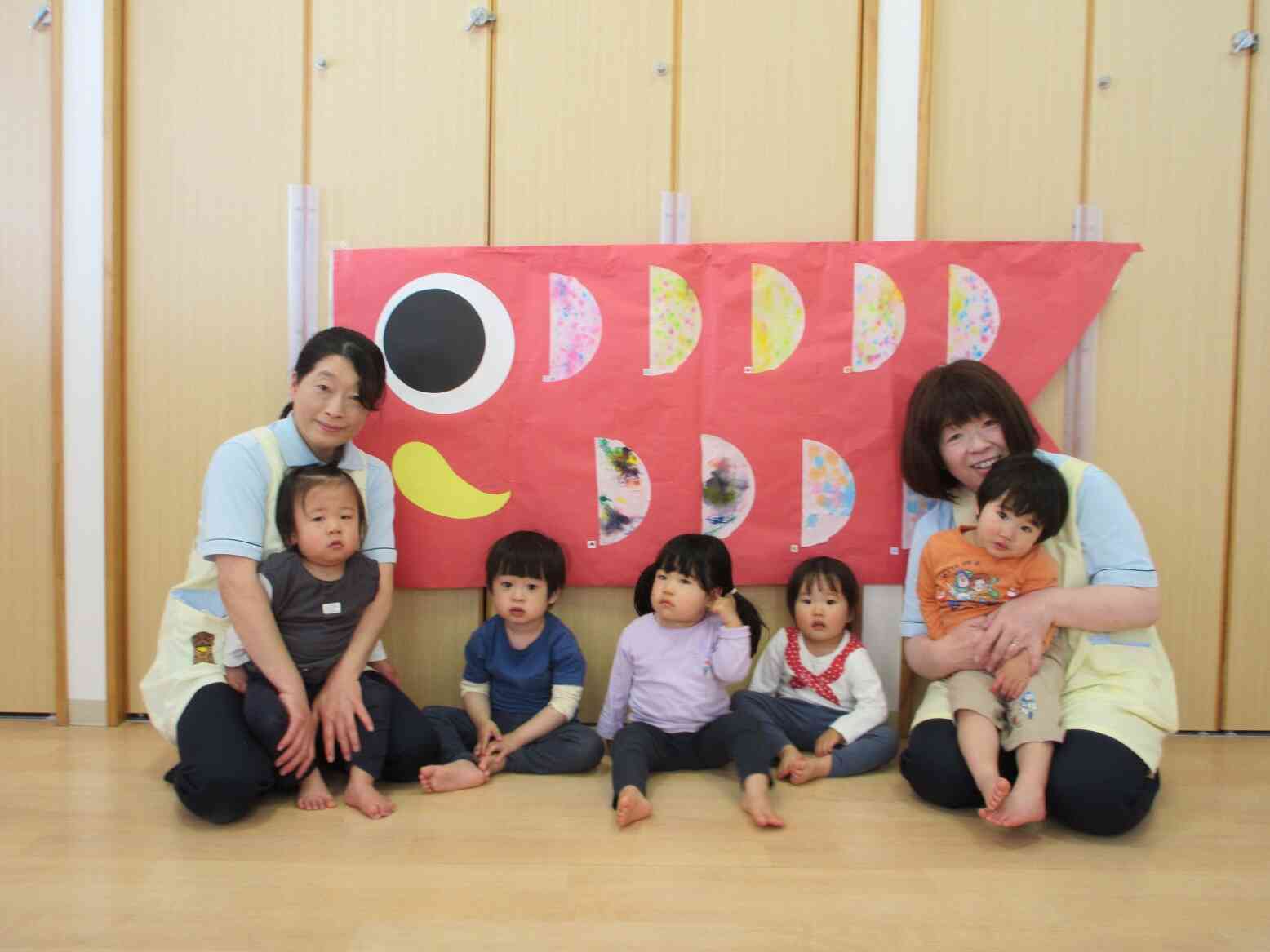 1歳児クラス(こいのぼり製作)