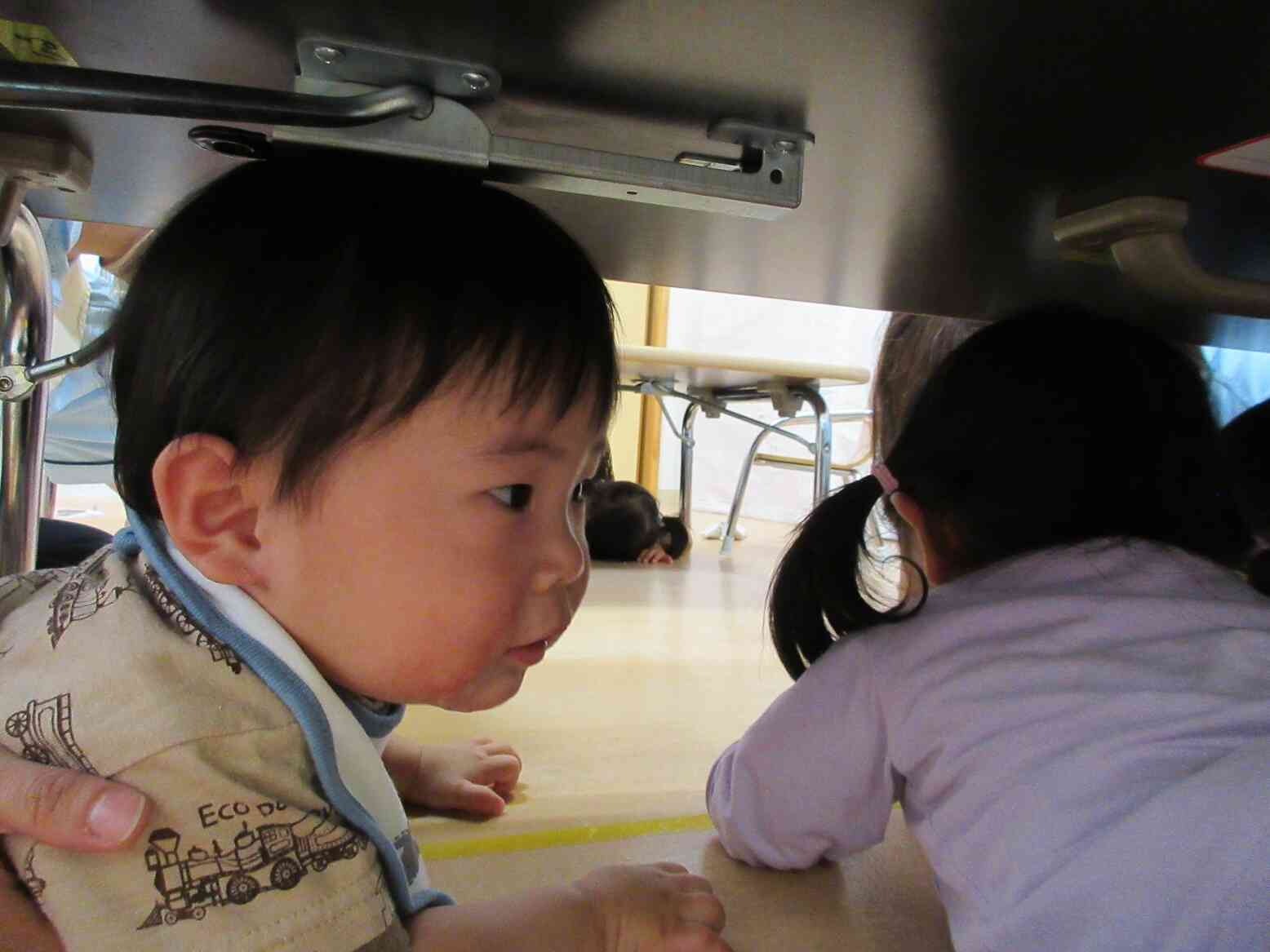 ０歳児のお友達も一緒に出来ました。