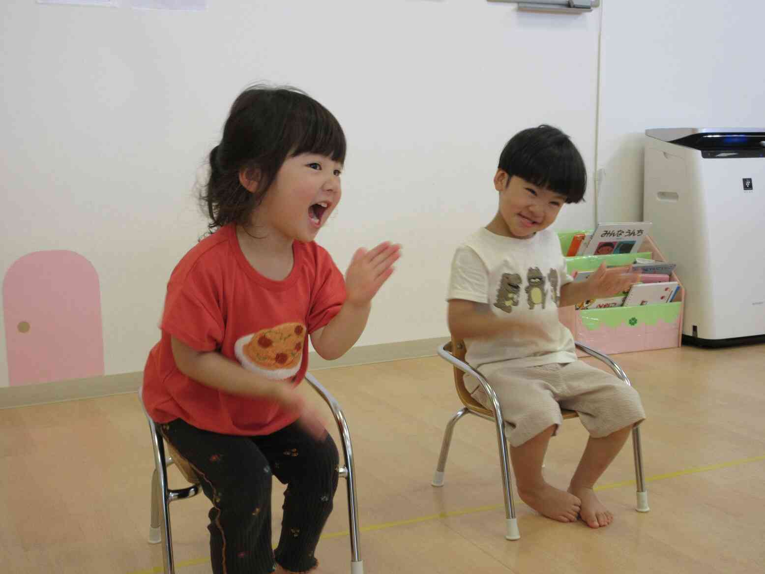 真似っこ楽しいな～♡いい笑顔だね。