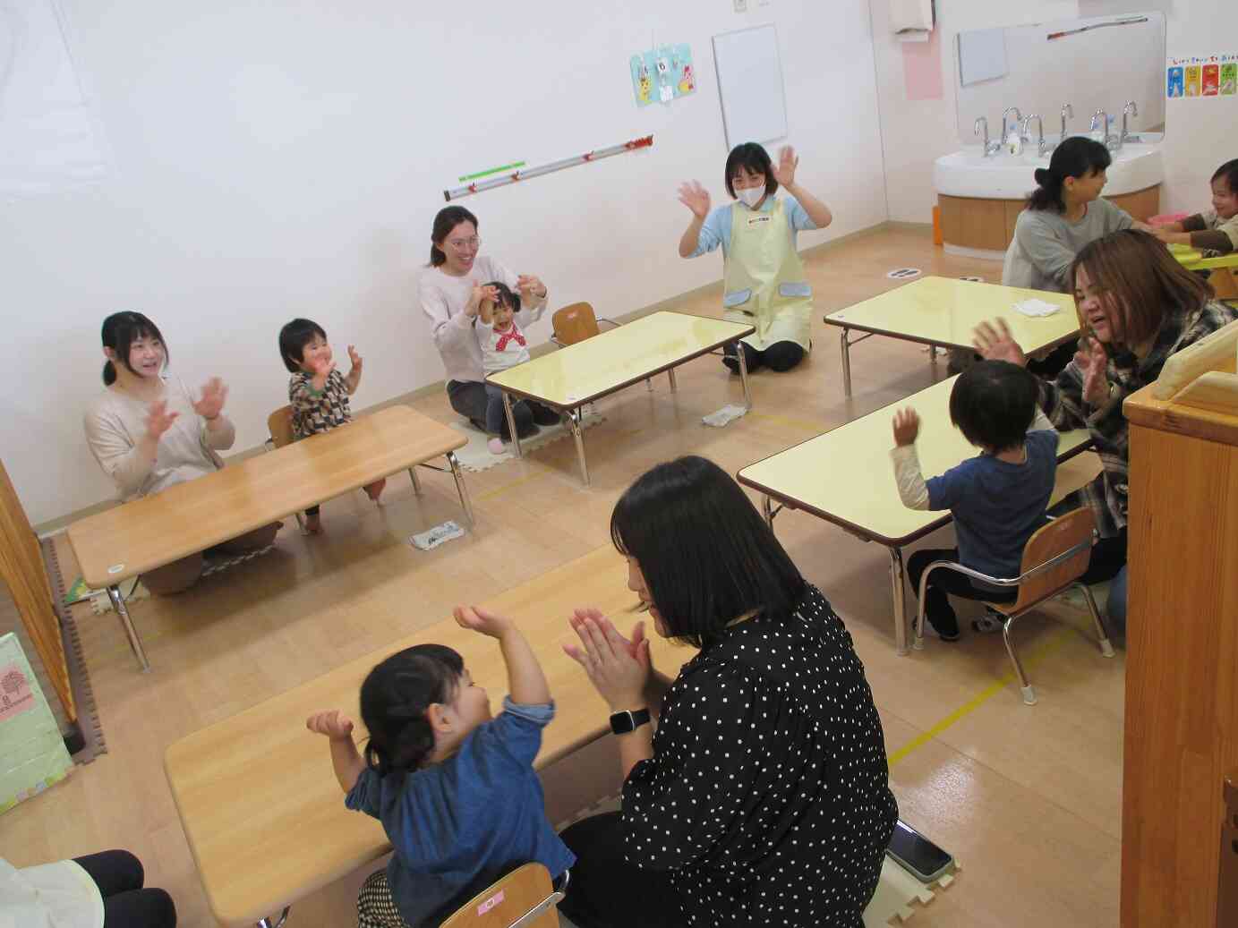 みんなで「ごあいさつ」