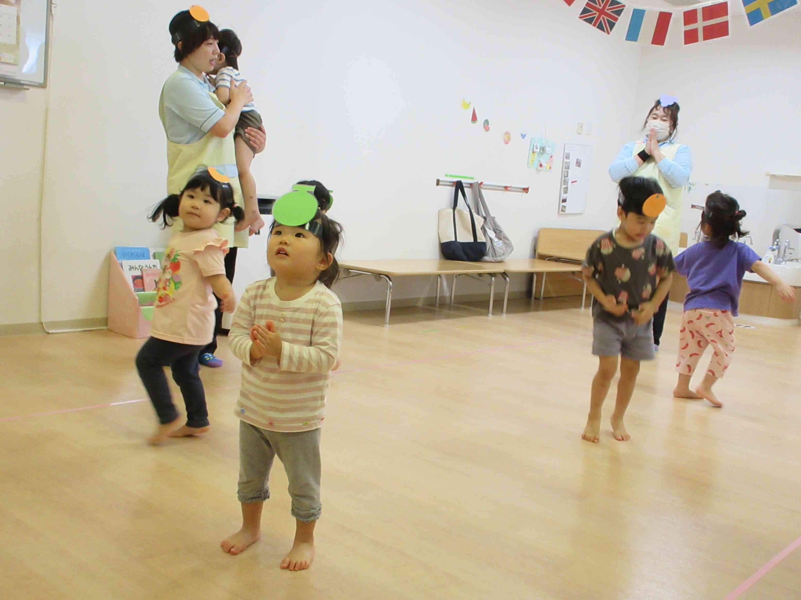 ひよこ組・あひる組・うさぎ組【０、１、２歳児】体操