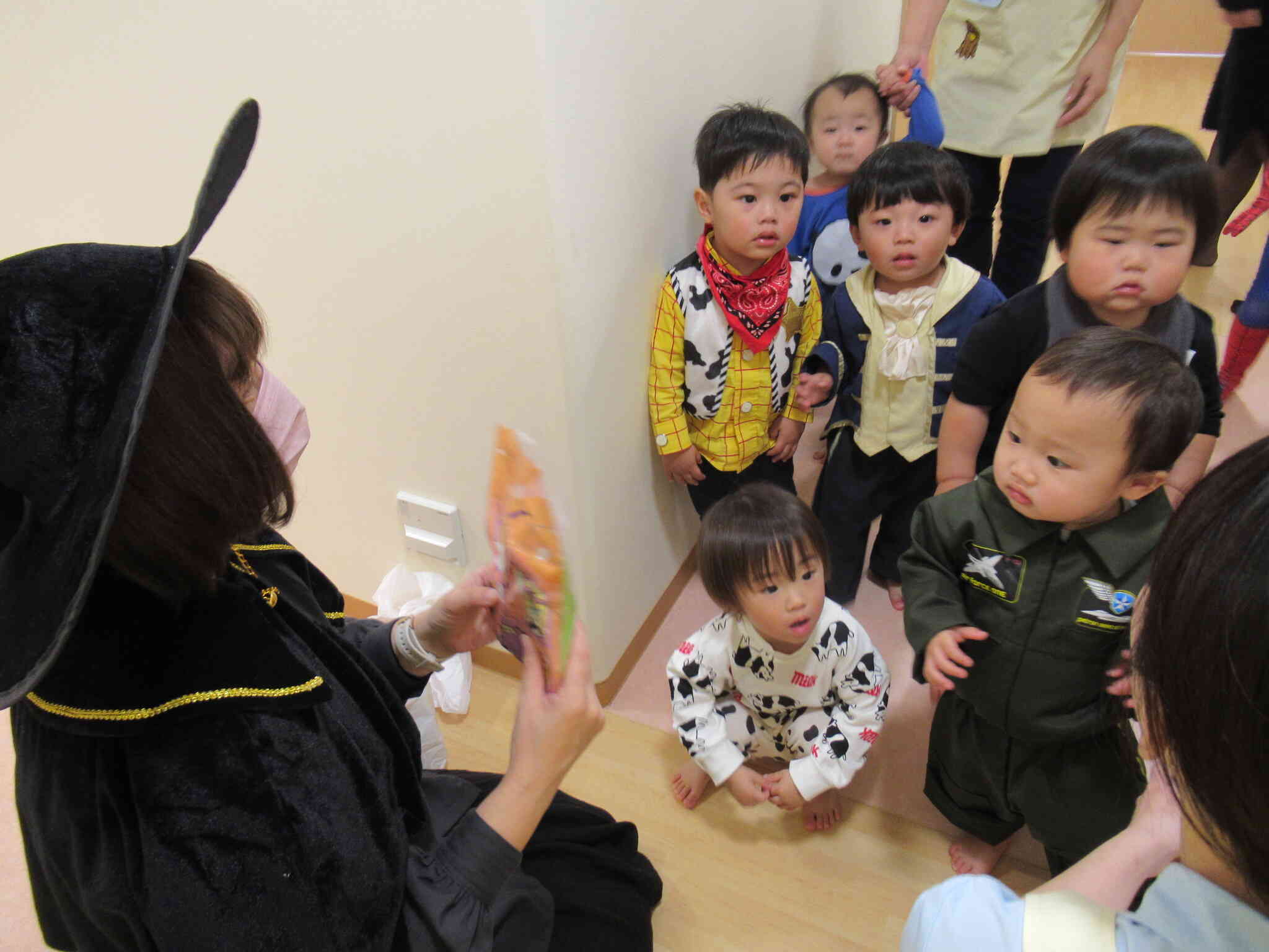 １・２歳児もトリックオアトリート！！