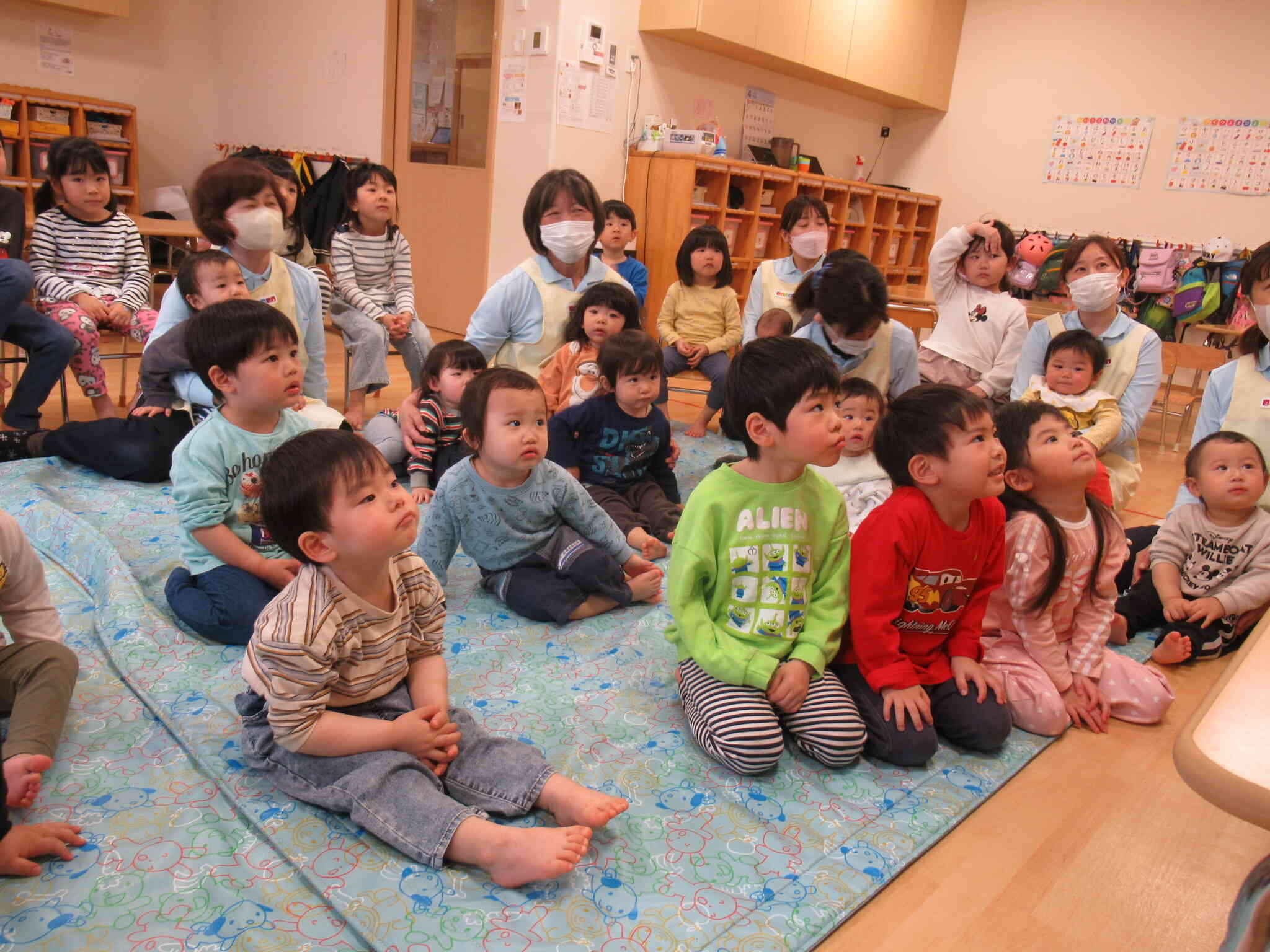 次はだれが乗ってくるかな？？