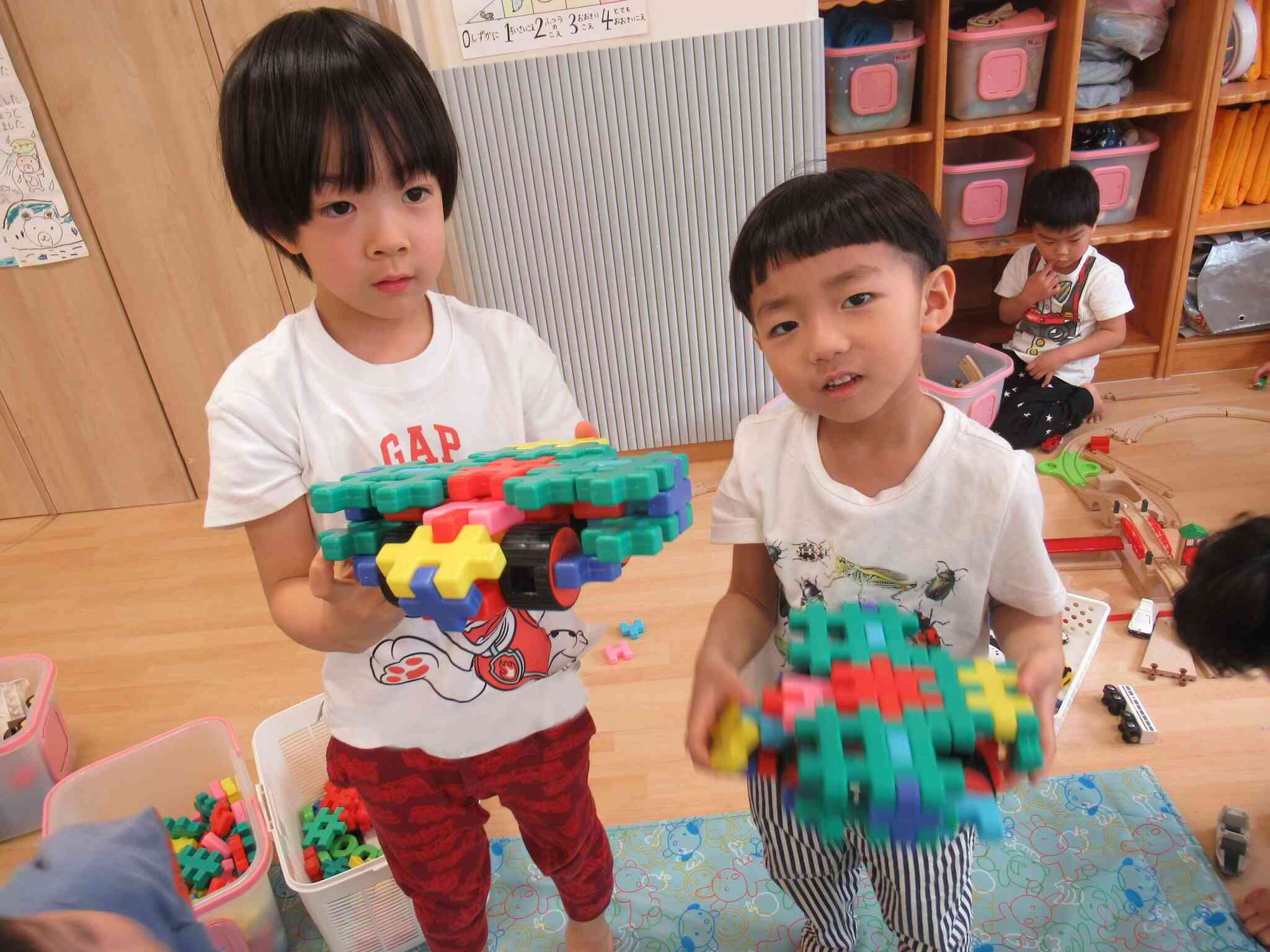 僕たちはブロックで車作ったよ～