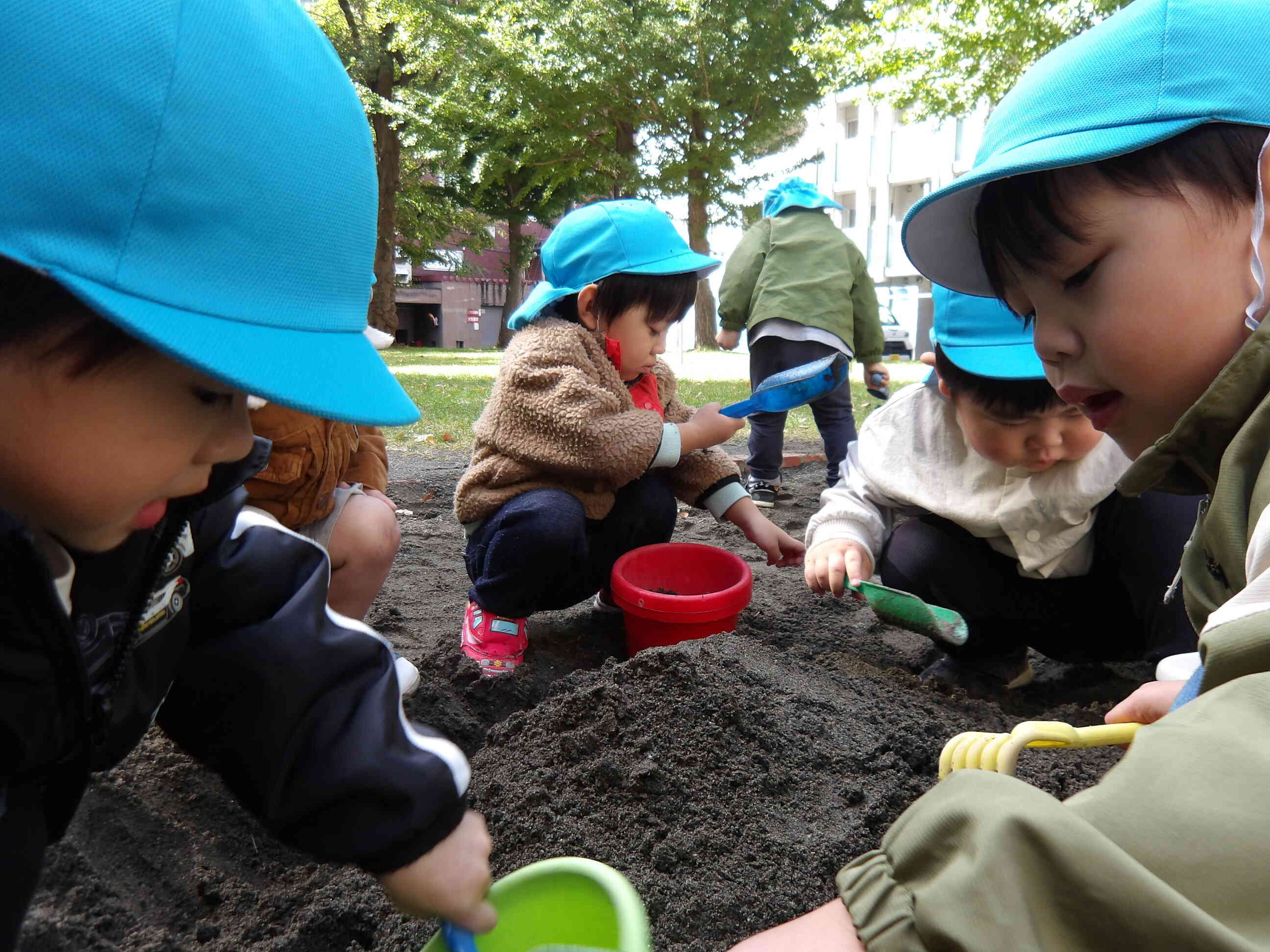 みんなで砂遊びもしたよ！