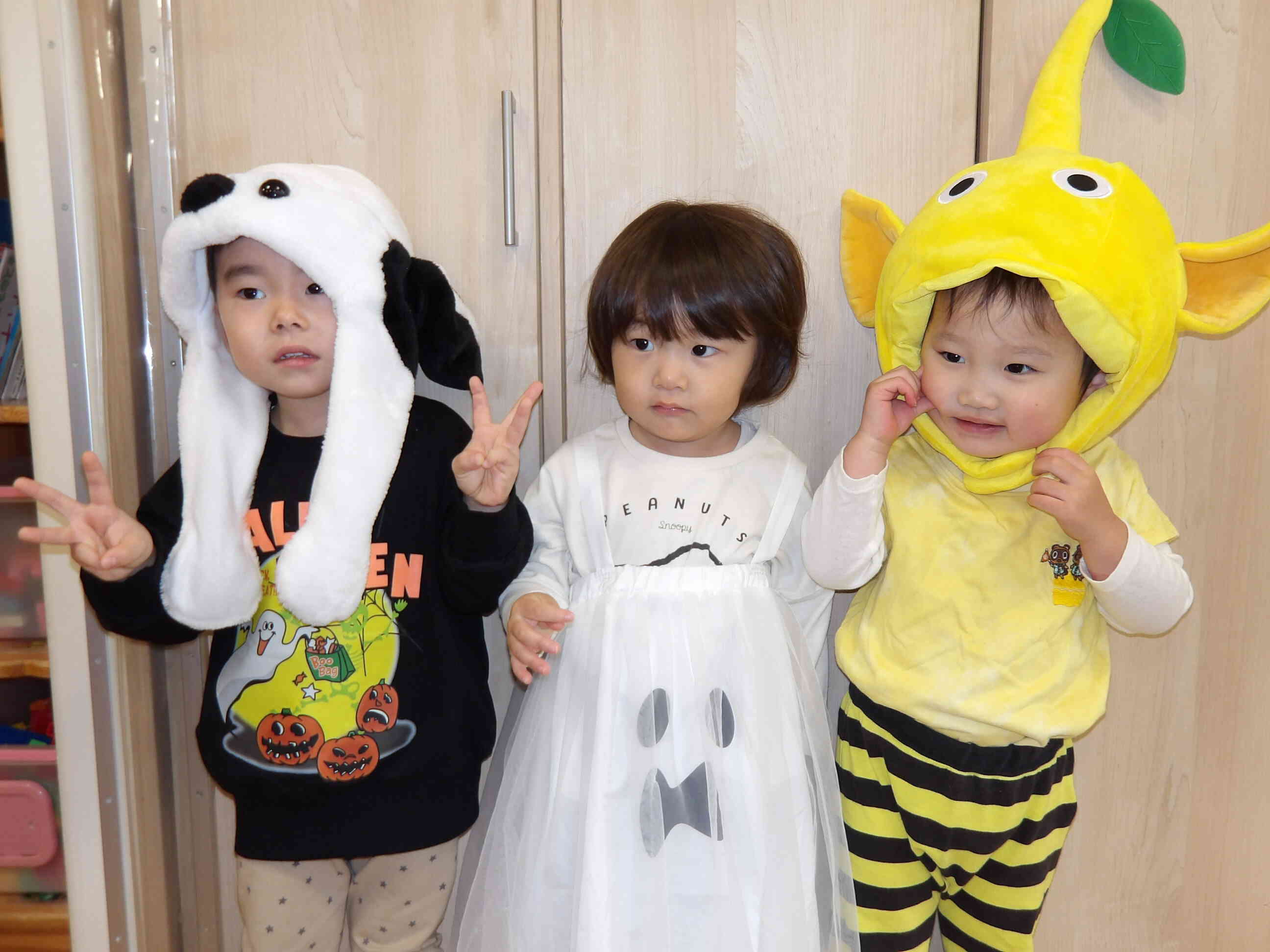 かわいい三人組ですね