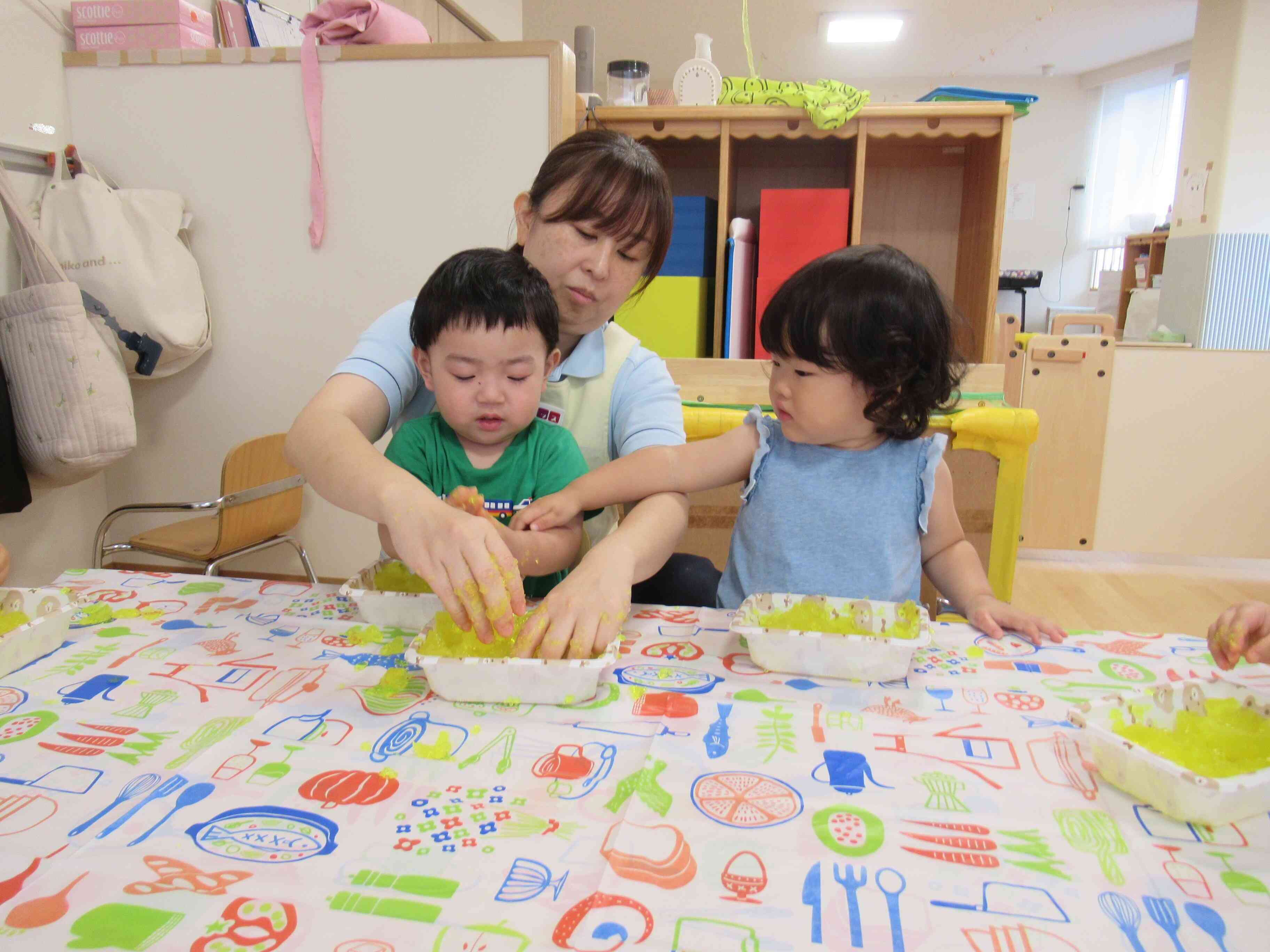 1歳児 寒天遊び