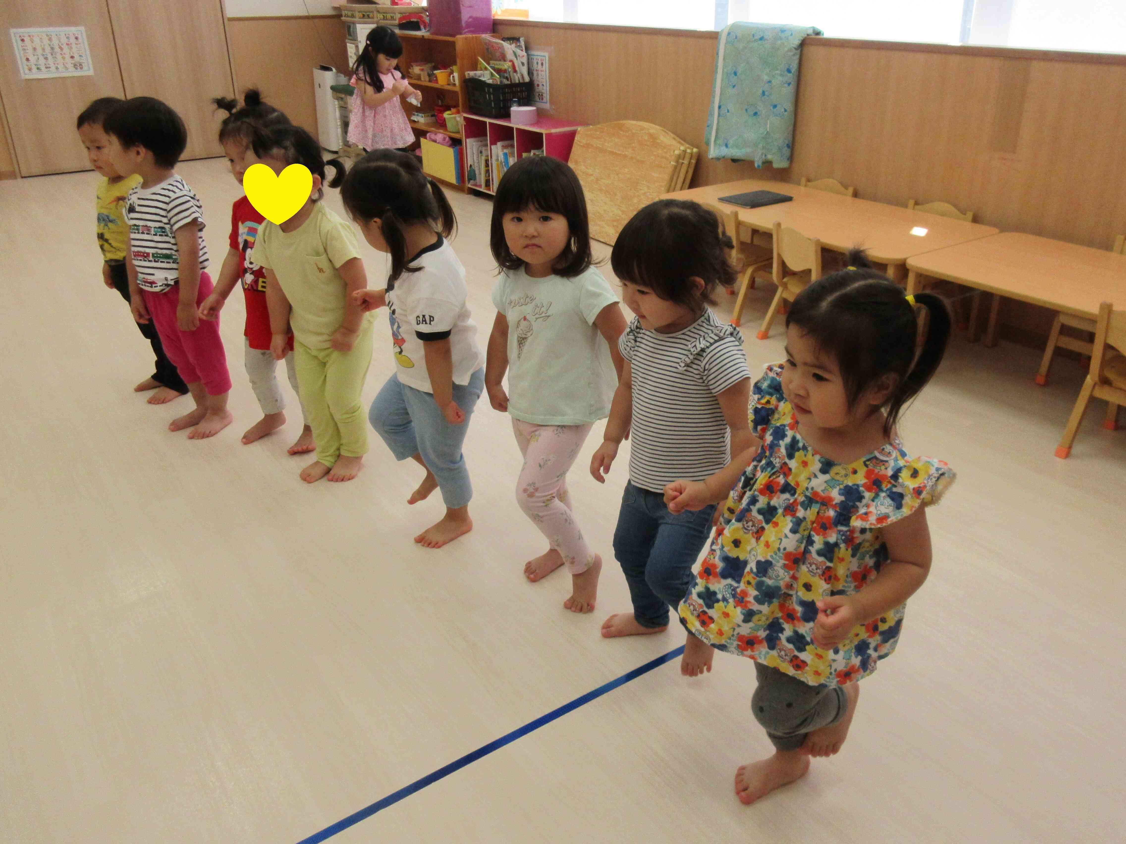 かえるのたいそういちにさんし！