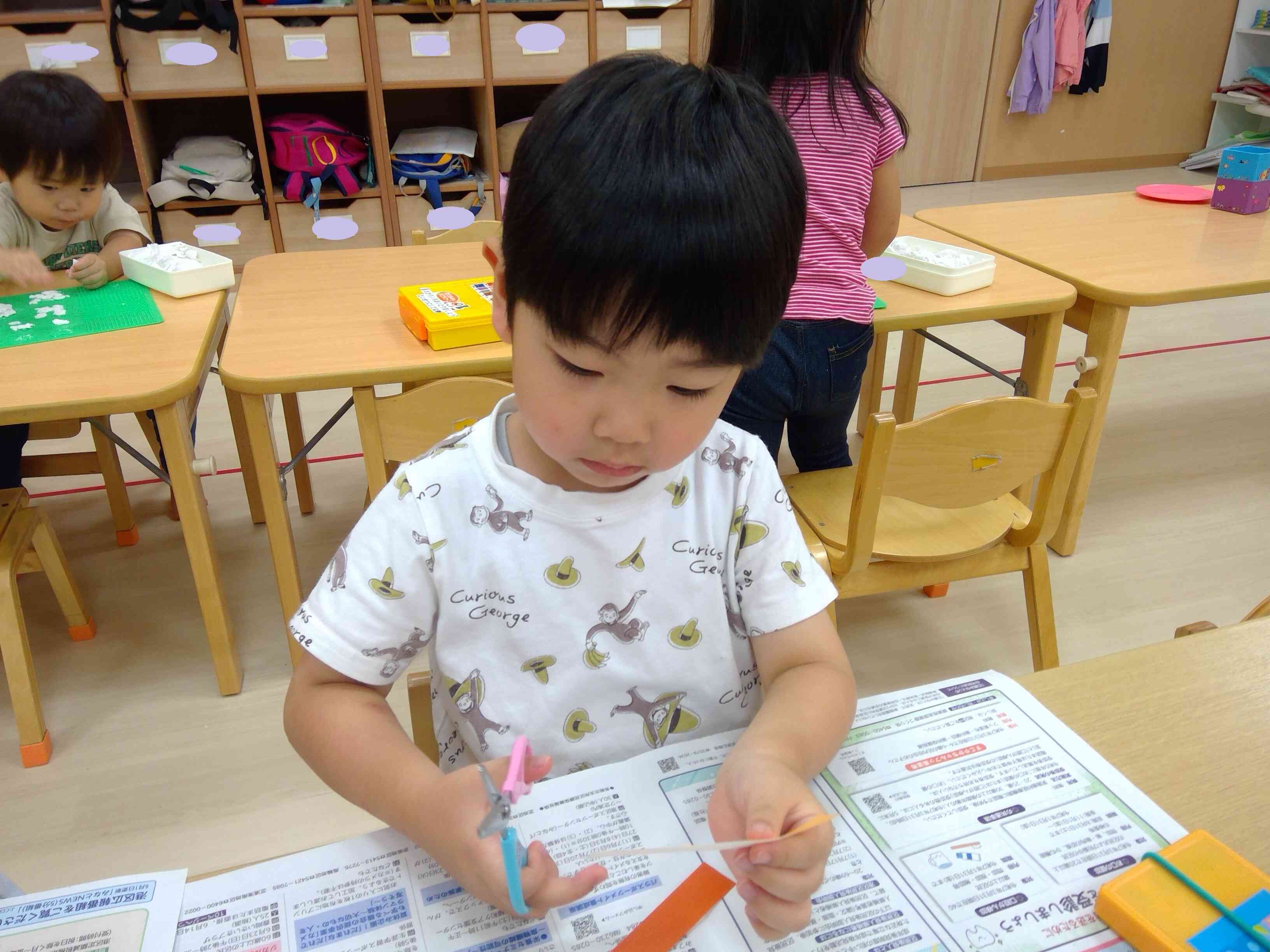 りす組の製作の様子です♪