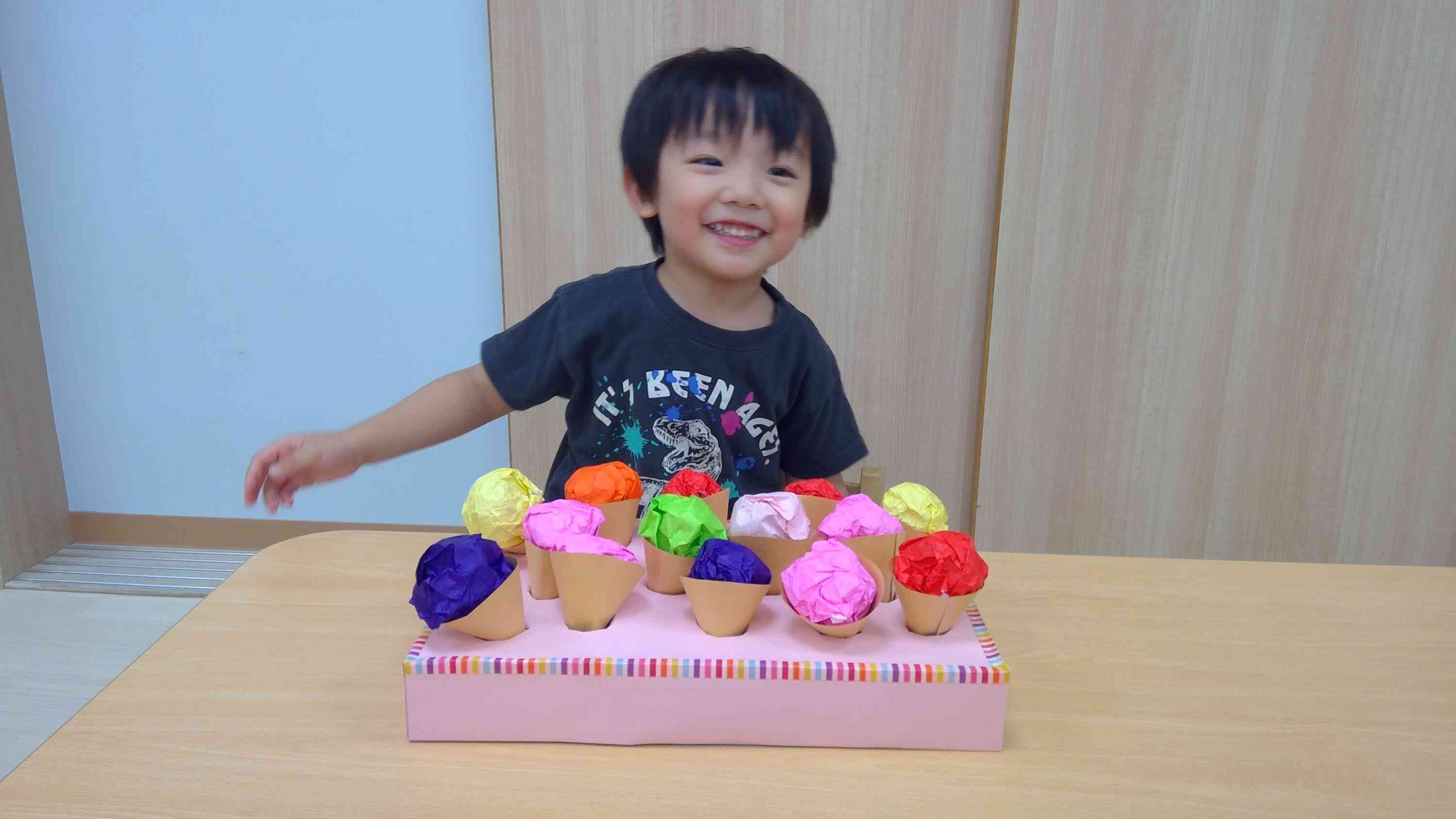 アイスクリーム屋さん、誰か来るかな?