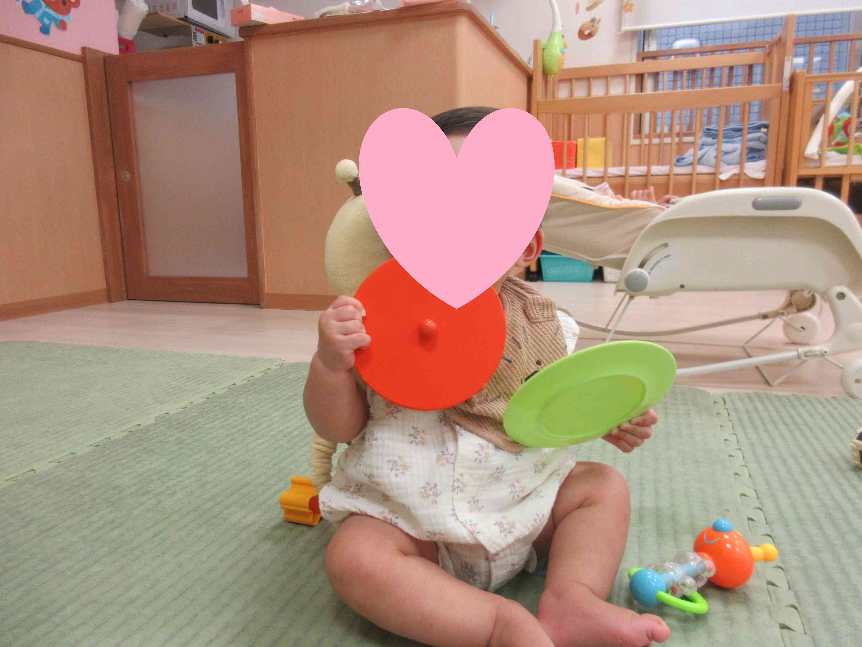 お昼寝から起きたらみんなで楽しくおもちゃで遊びます☆