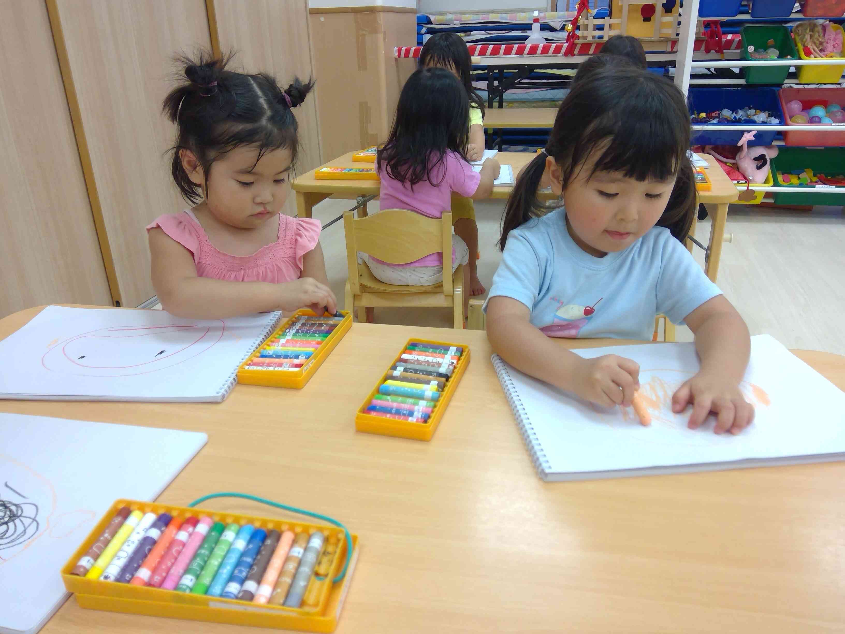 お顔を描いたよ！（3歳児りす組）