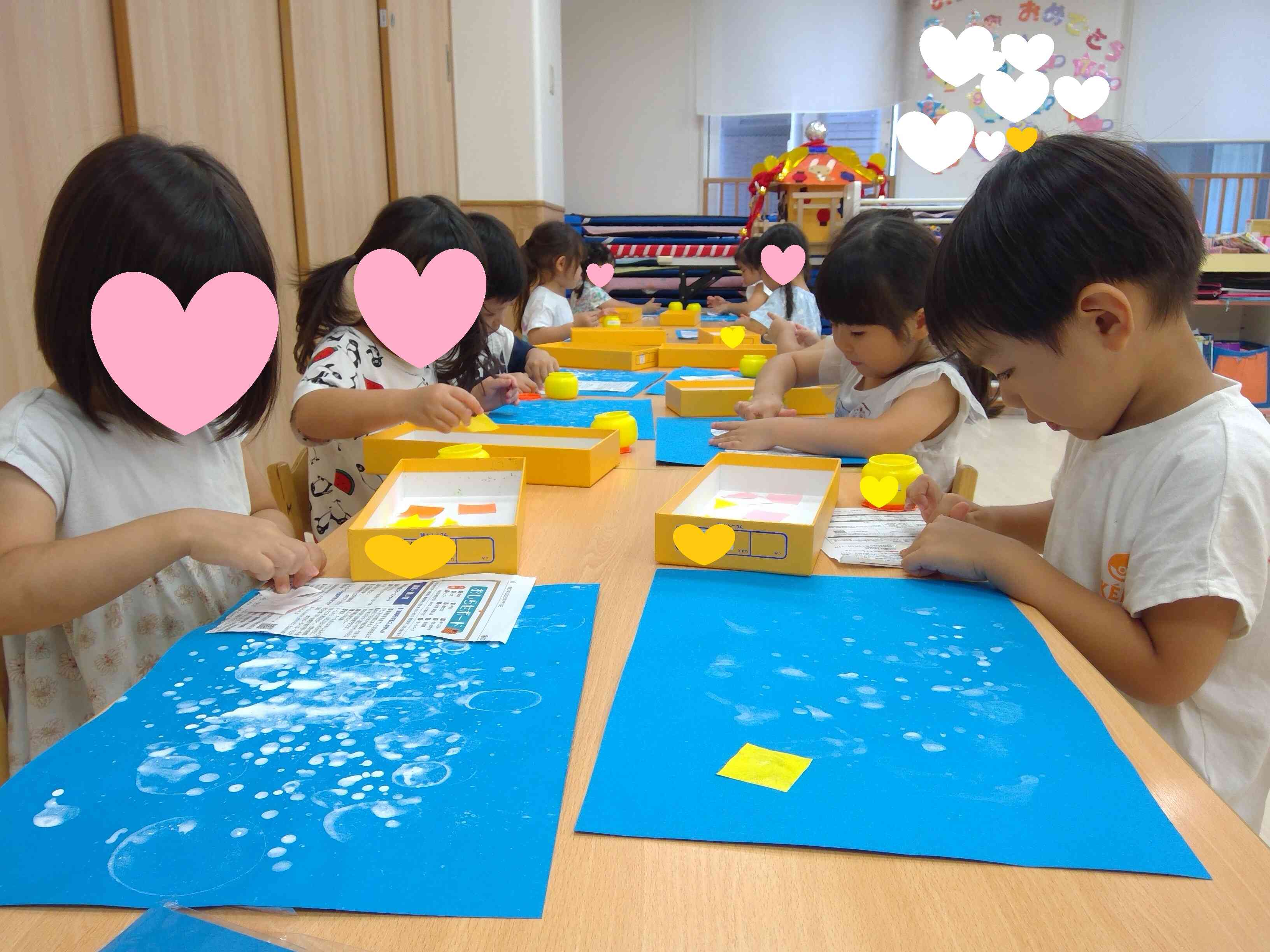自分で魚を作って貼っていくよ♪