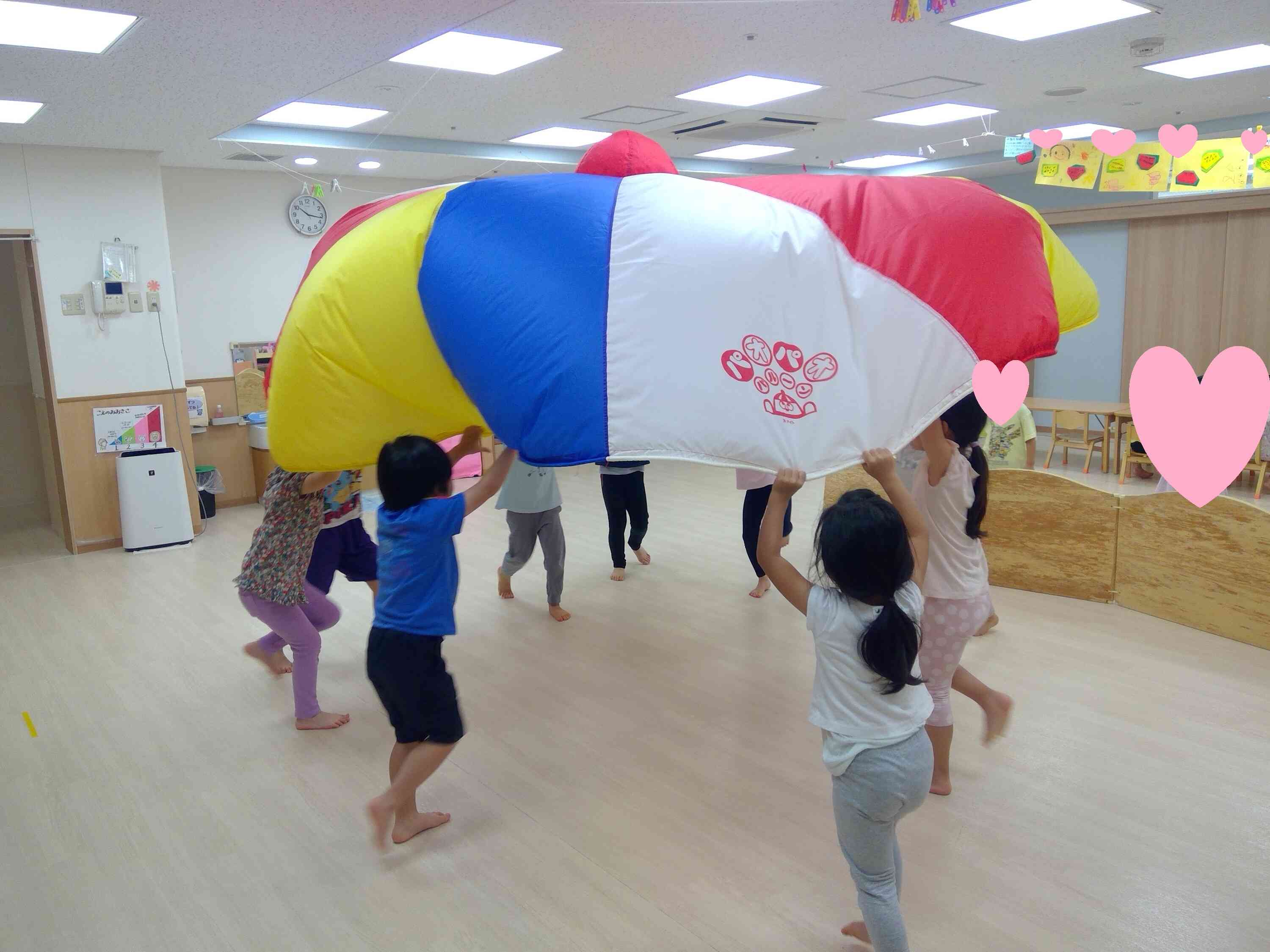 パラバルーン練習 (4・5歳児 ぱんだ・きりん組)