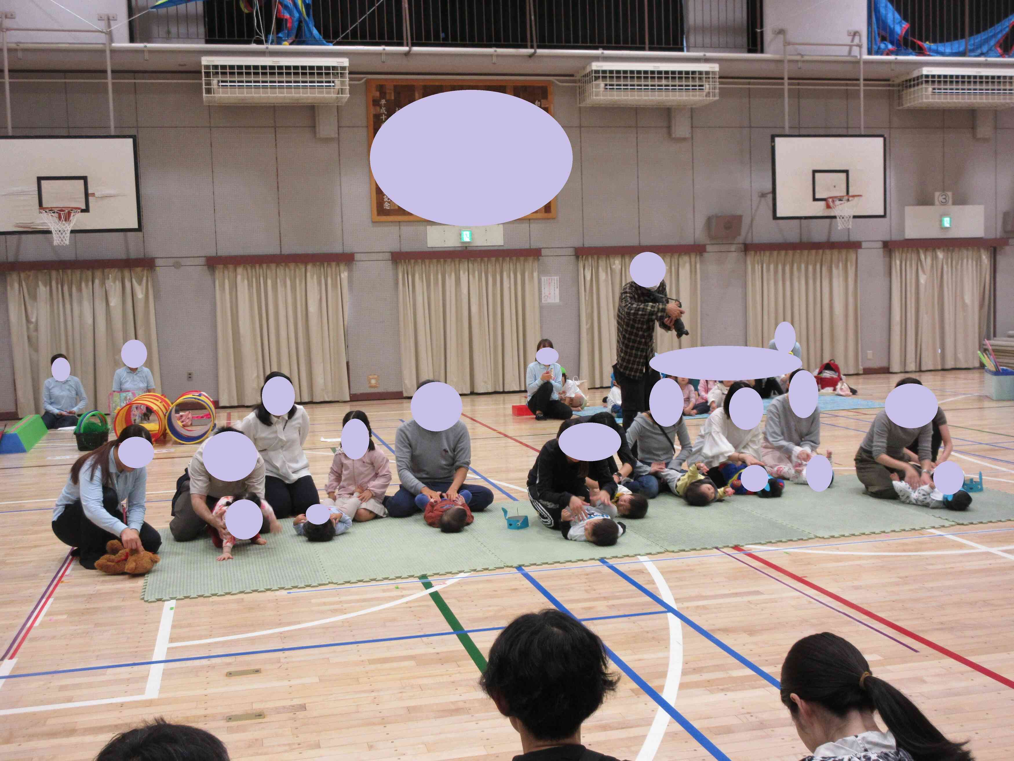 ひよこ組（0歳児）保護者の方とふれあい体操をしました☆