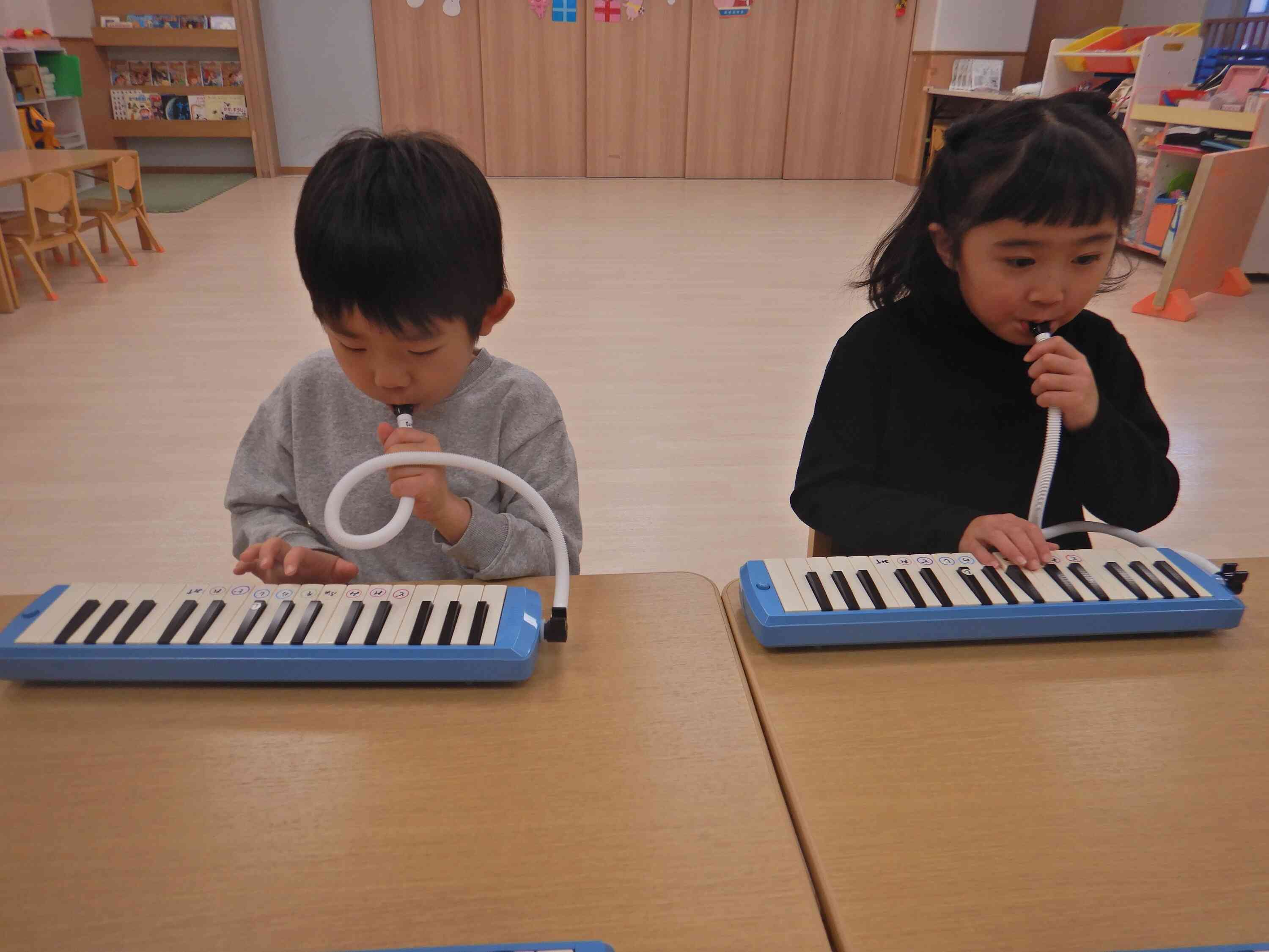 ドキドキのピアニカ練習