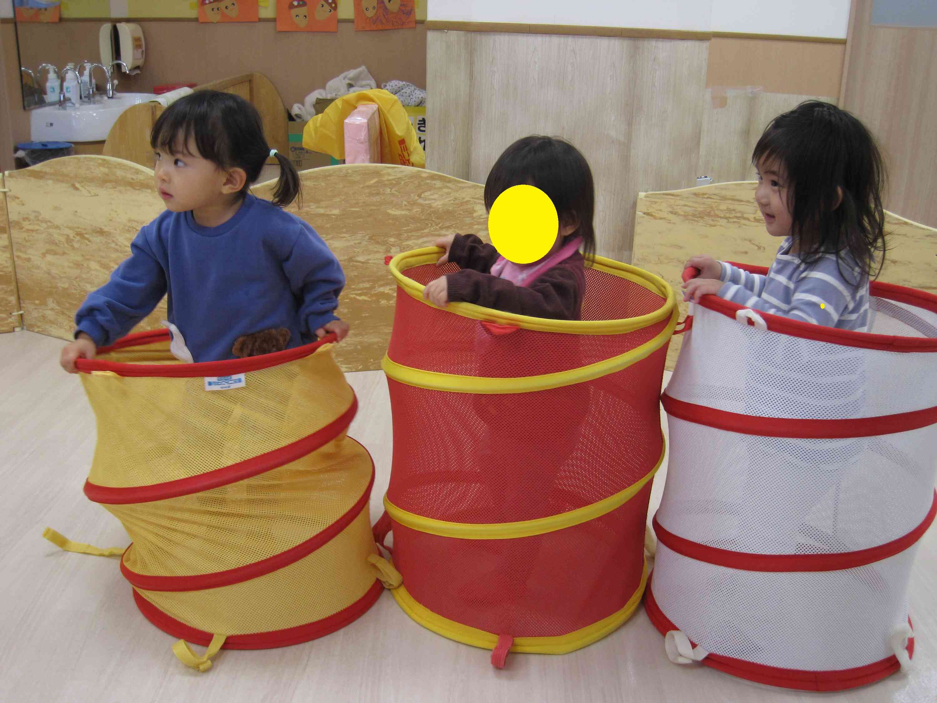 トンネルで遊びました☆(1歳児うさぎ組)