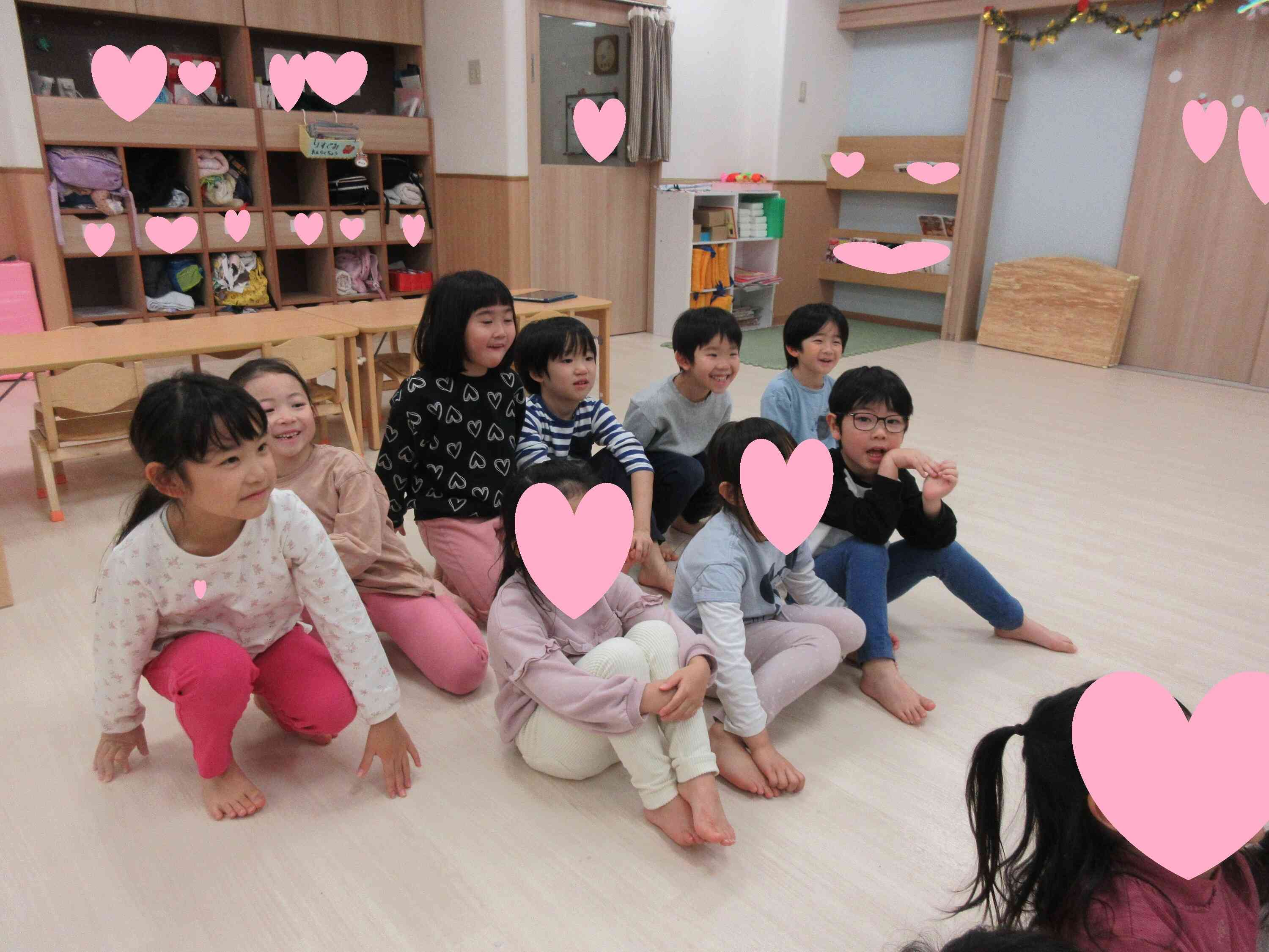 イスに風船をつけて、お尻に見立てて指導しました。