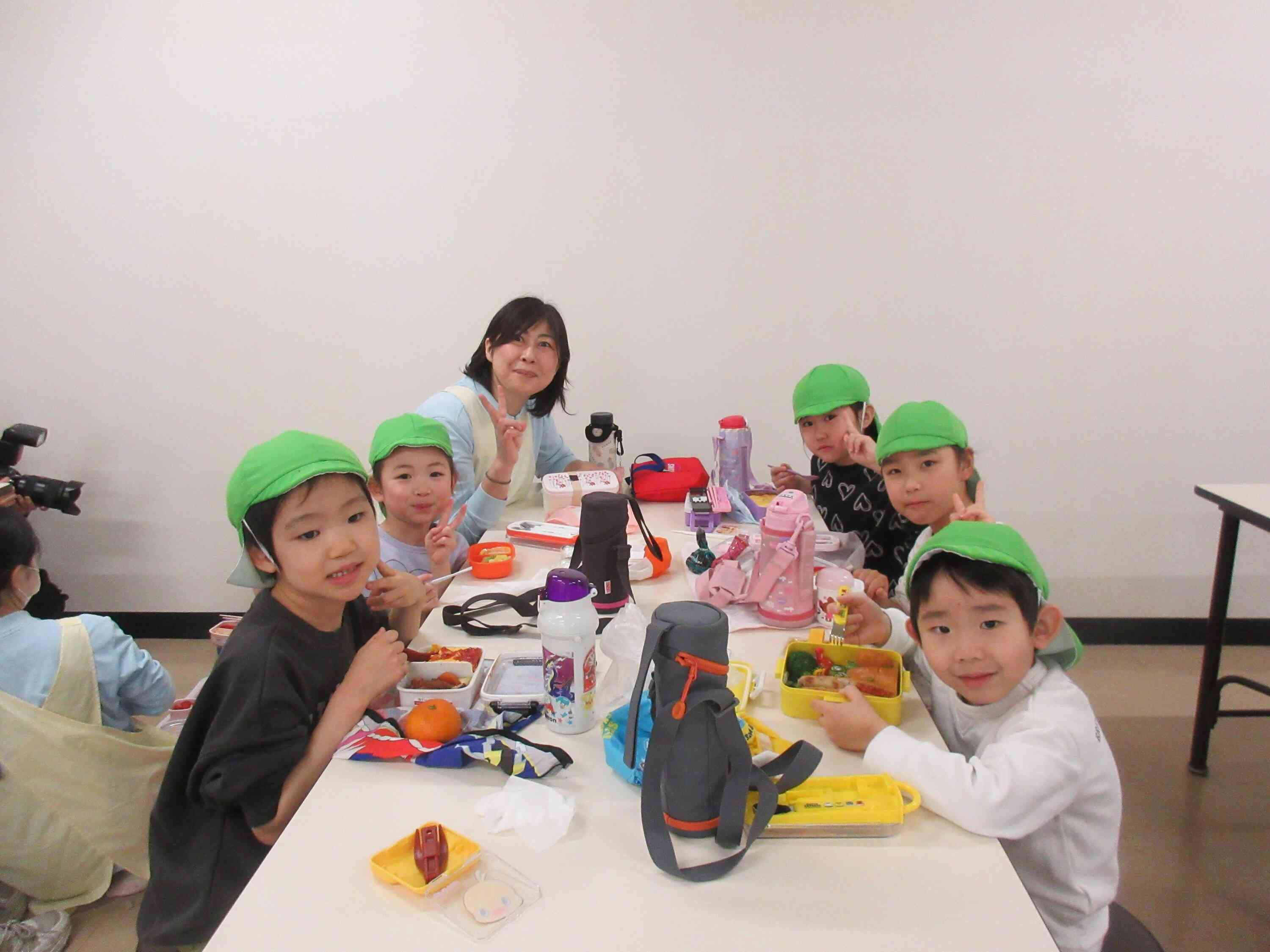 みんなで食べるお弁当♪