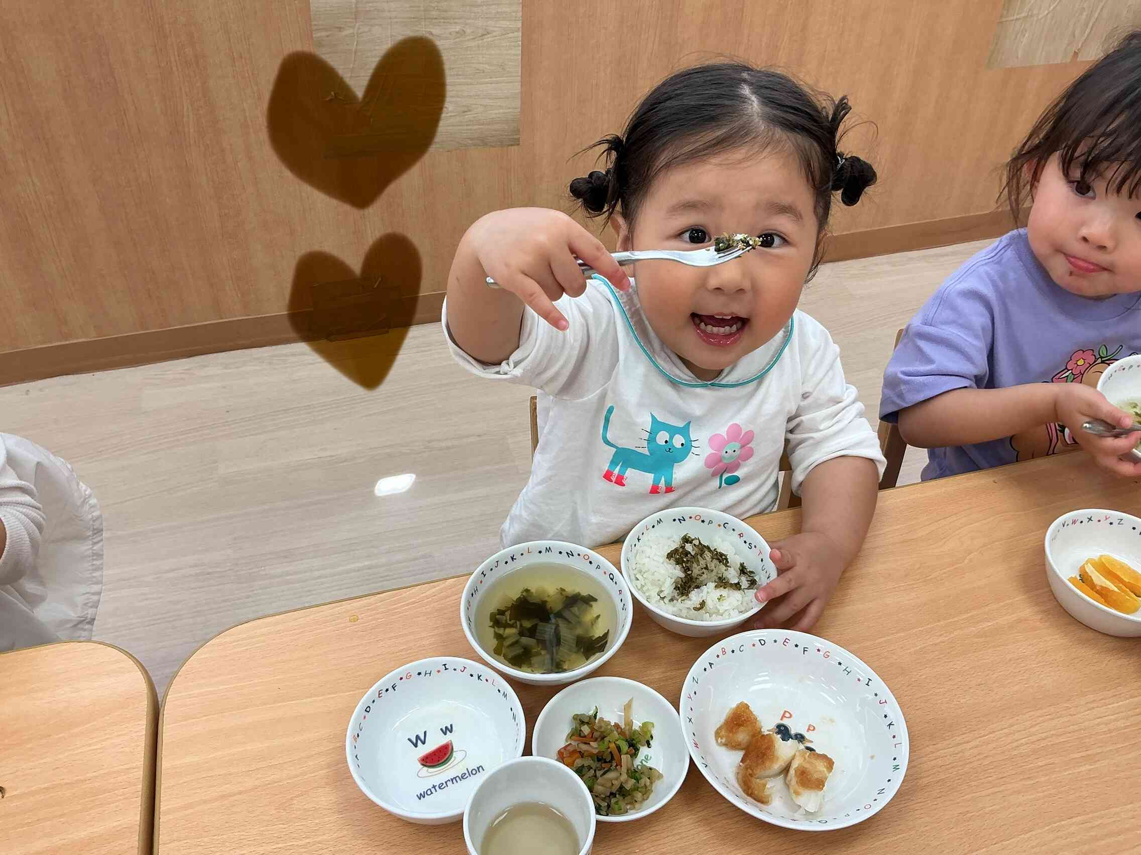 「ふりかけのせれたよ〜！」と嬉しそうに見せてくれましたよ。