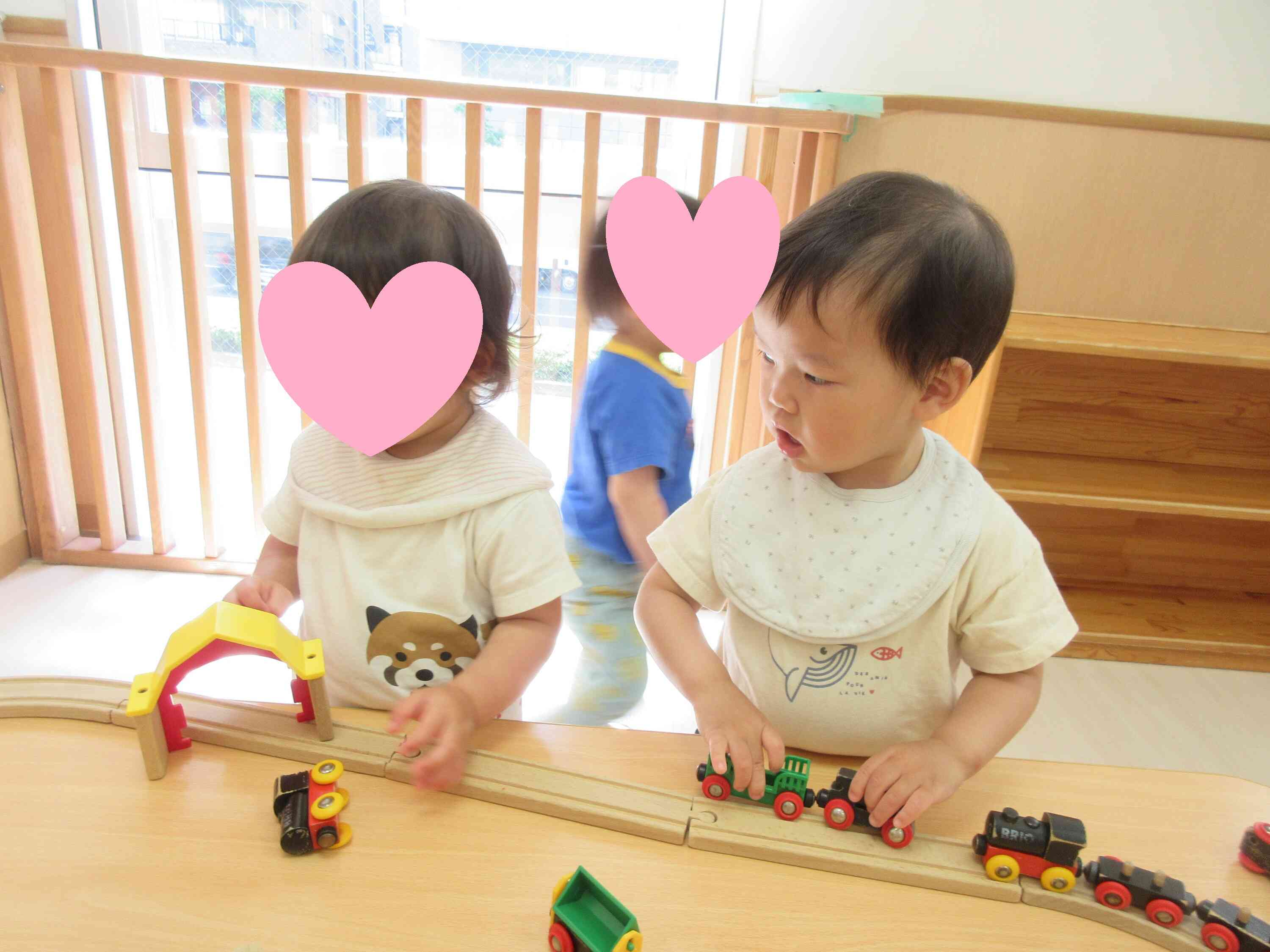 お部屋でも楽しく過ごしているよ！うさぎ組（1歳児クラス）