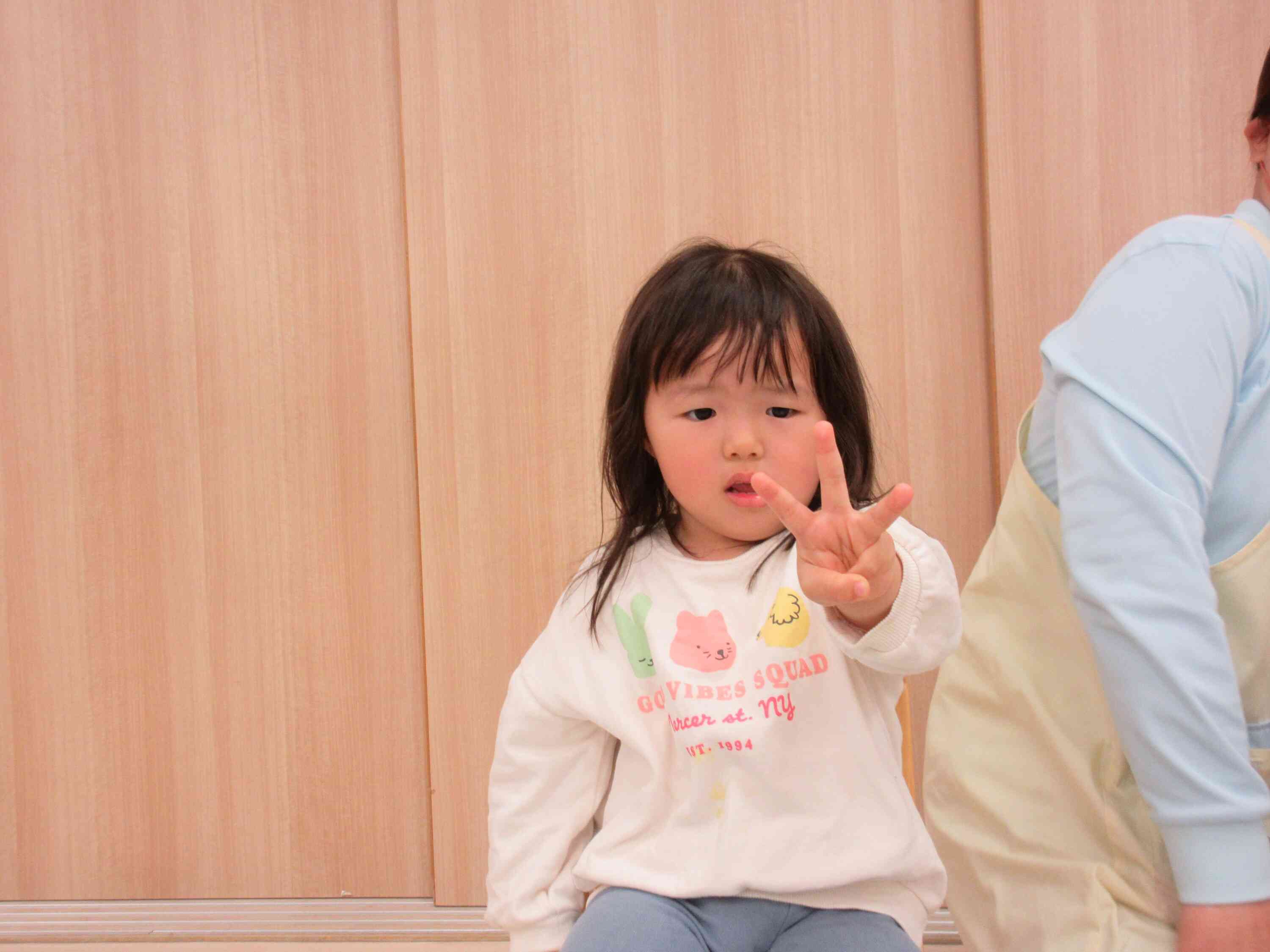 「３歳になったよ！」３の指がとっても上手ですね～