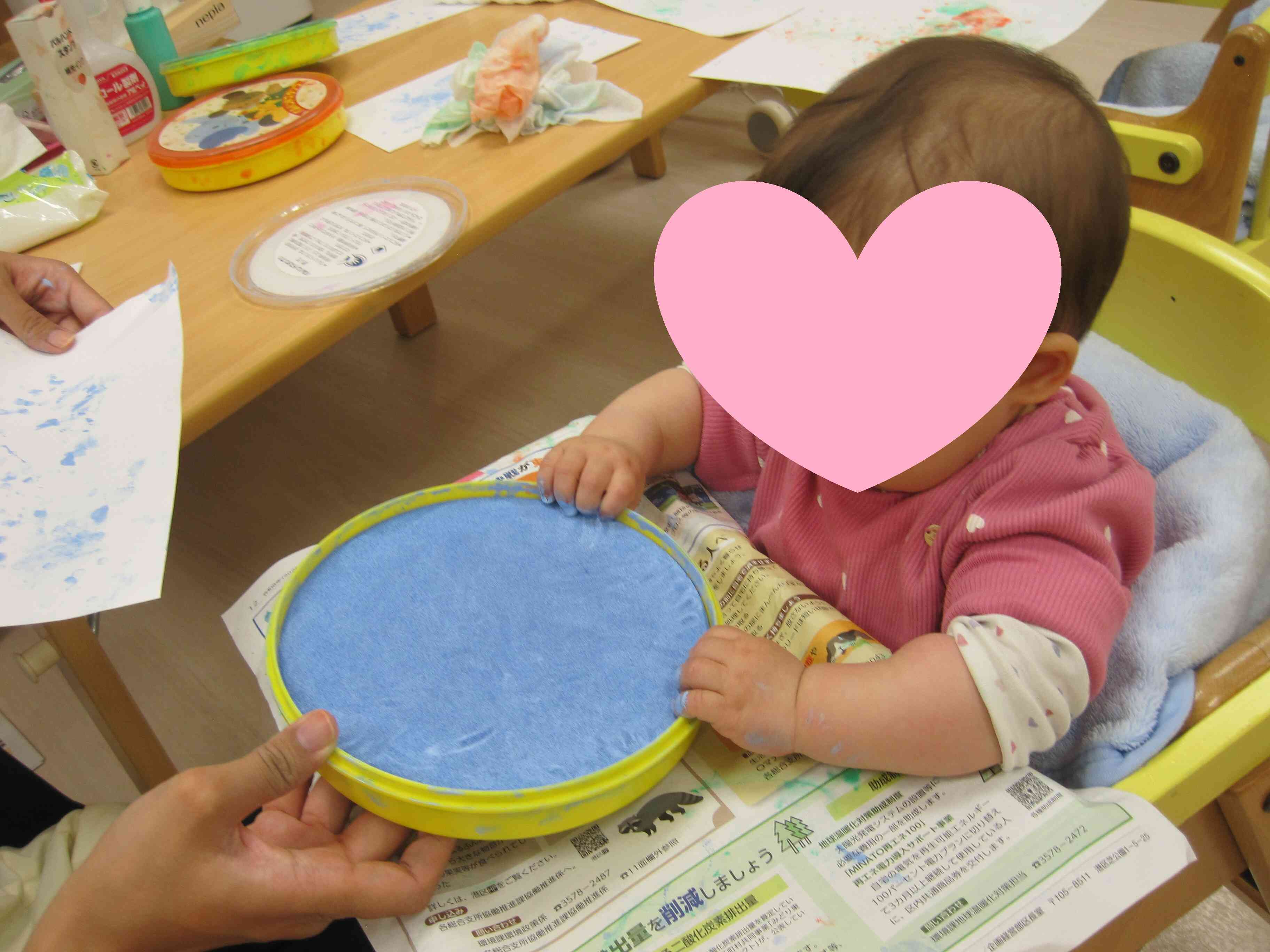 指に絵具がいっぱい！