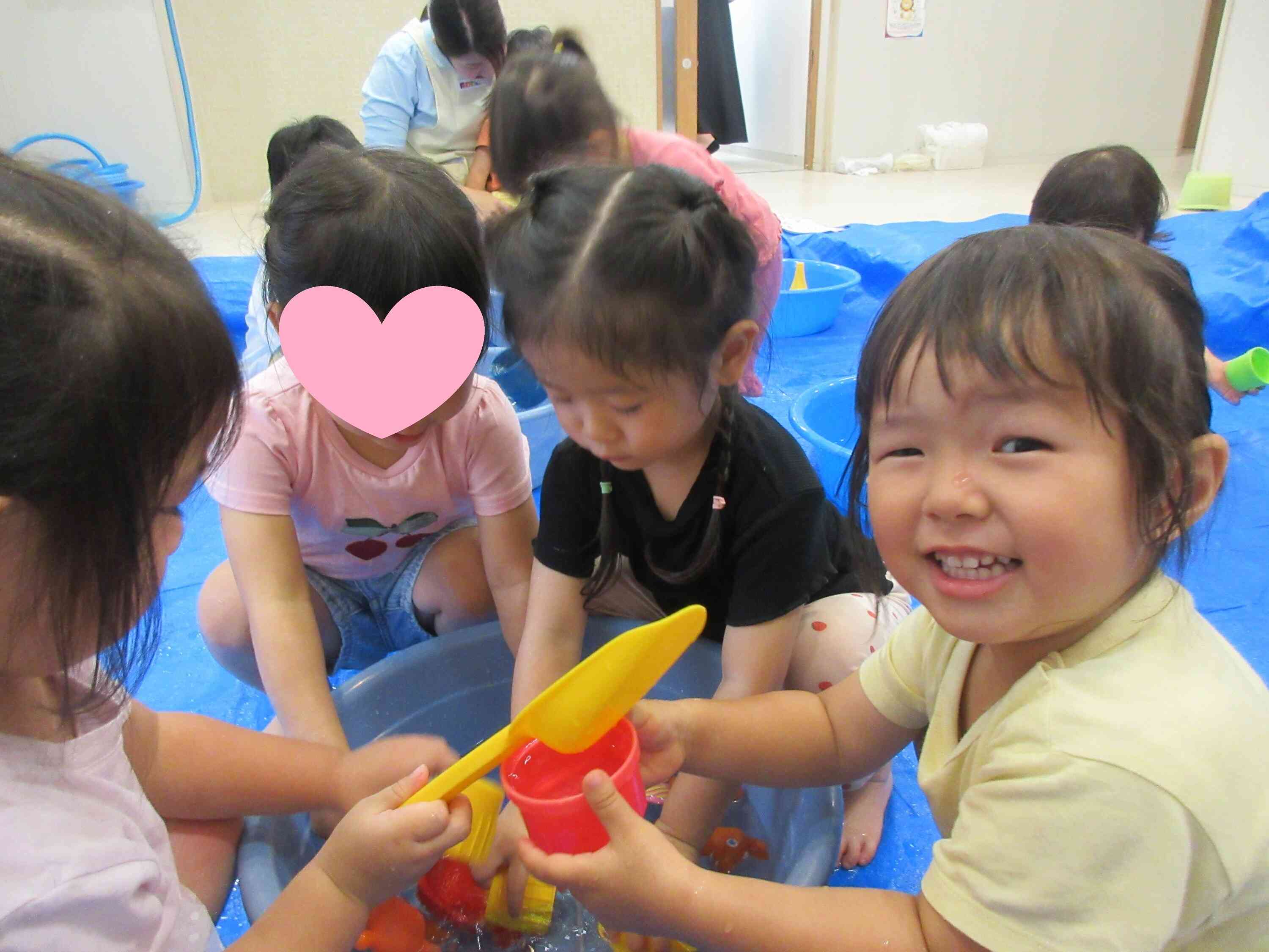 水遊び始まったよ！（あひる組２歳児）