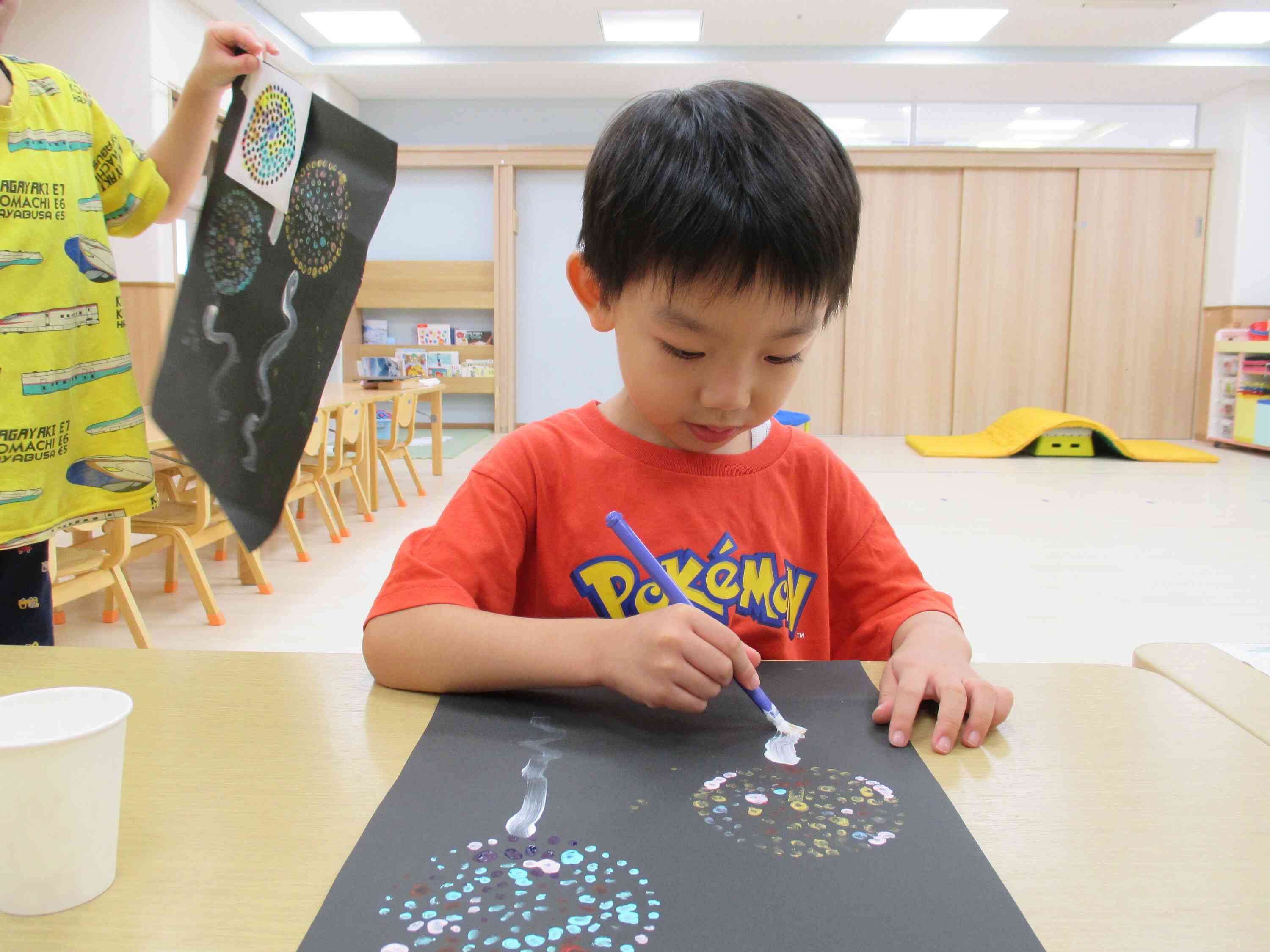 花火が打ち上がる様子も自分で描きました♪