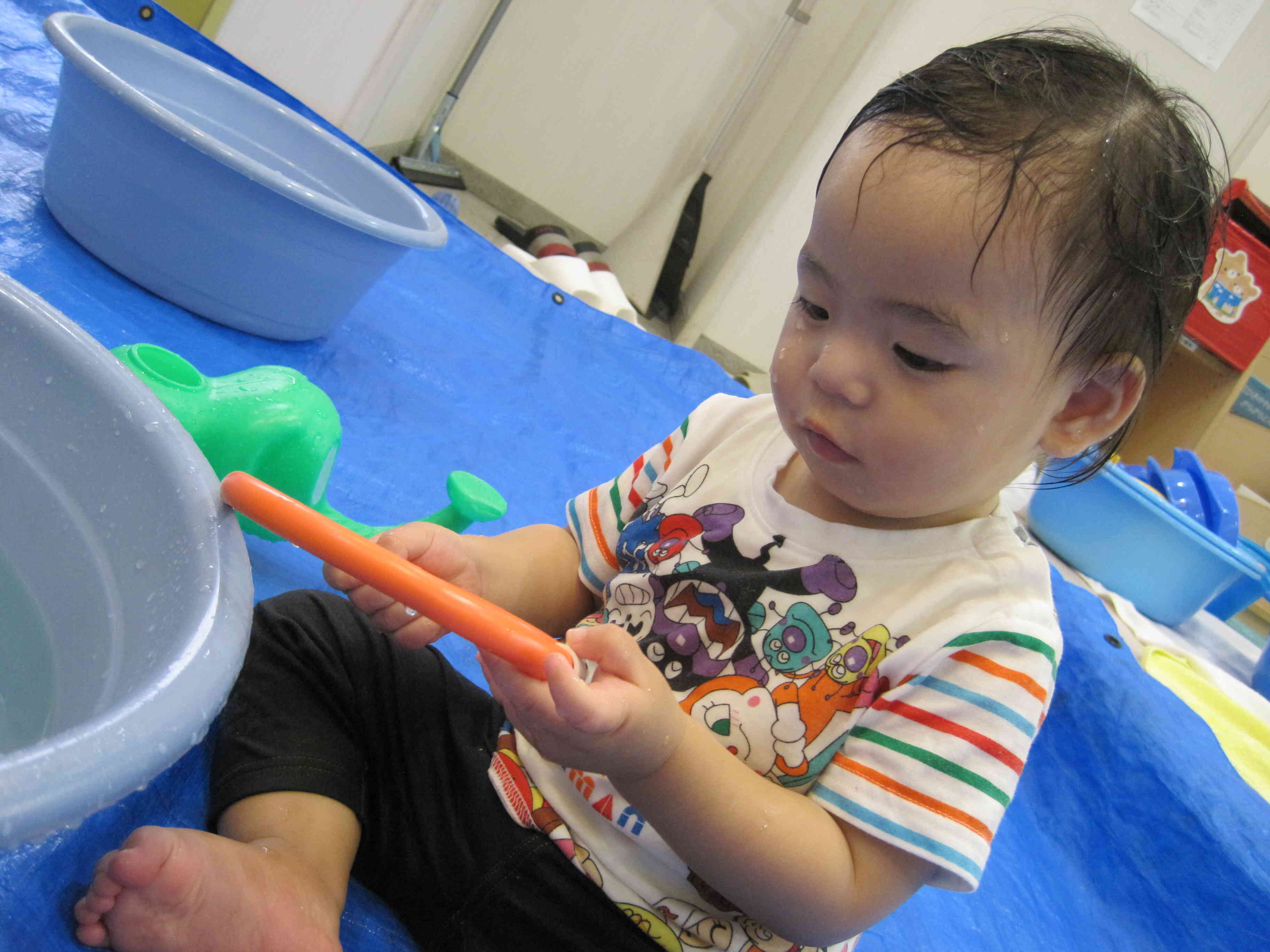 水遊び！冷たくて楽しいね！