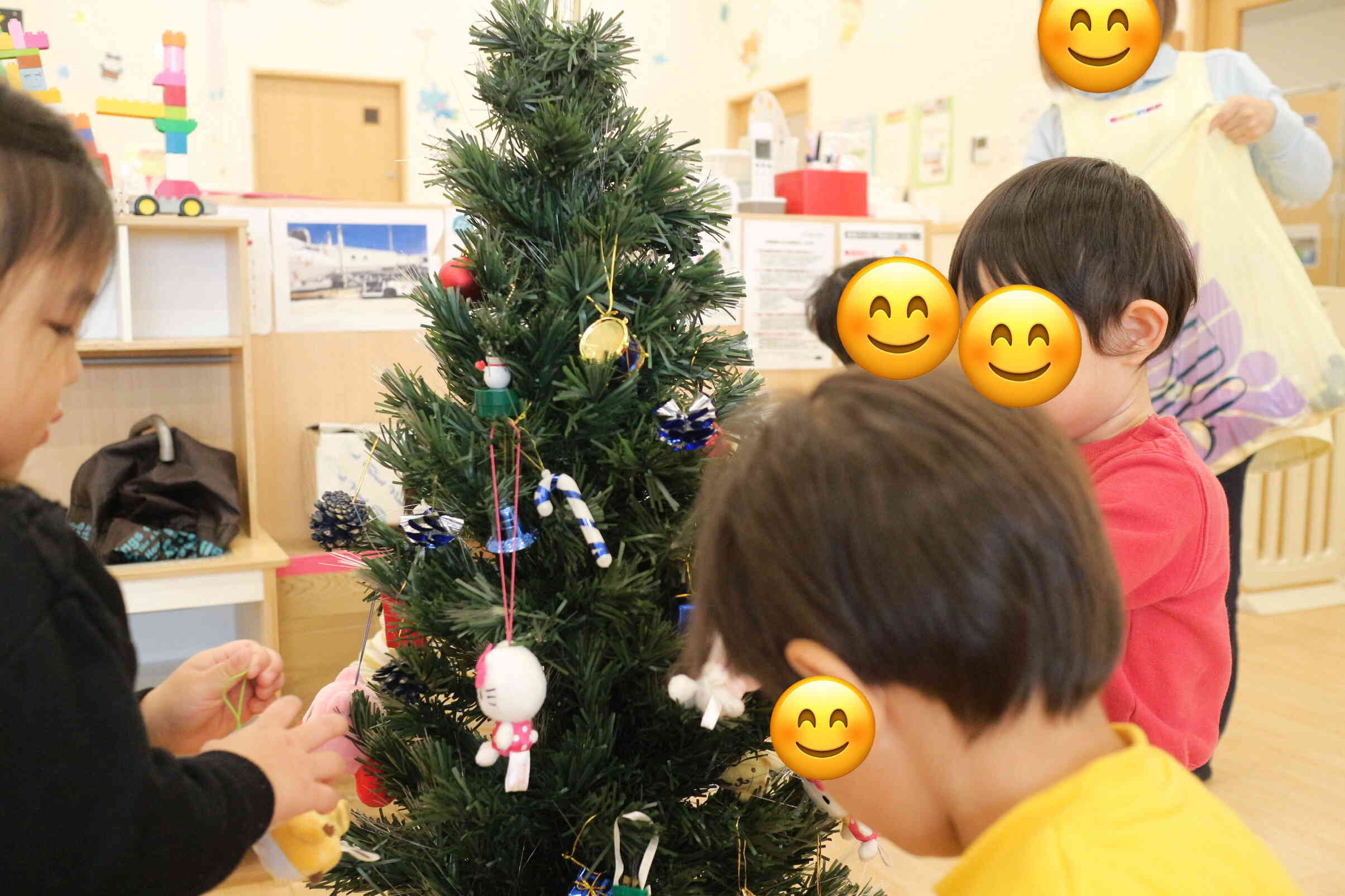 クリスマスツリーに飾り付け！