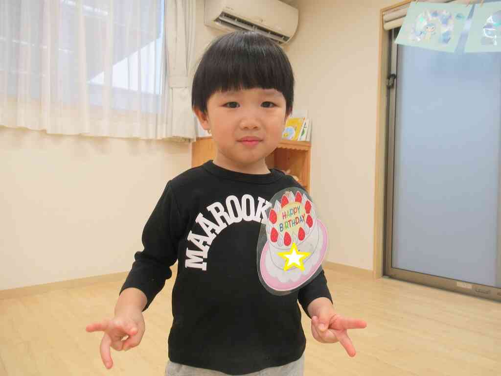 誕生日のお友だちをお祝いしました!