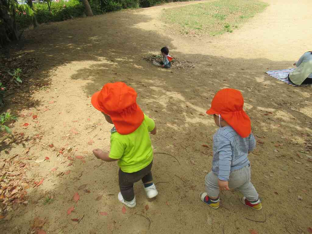大きな広場を探検☆