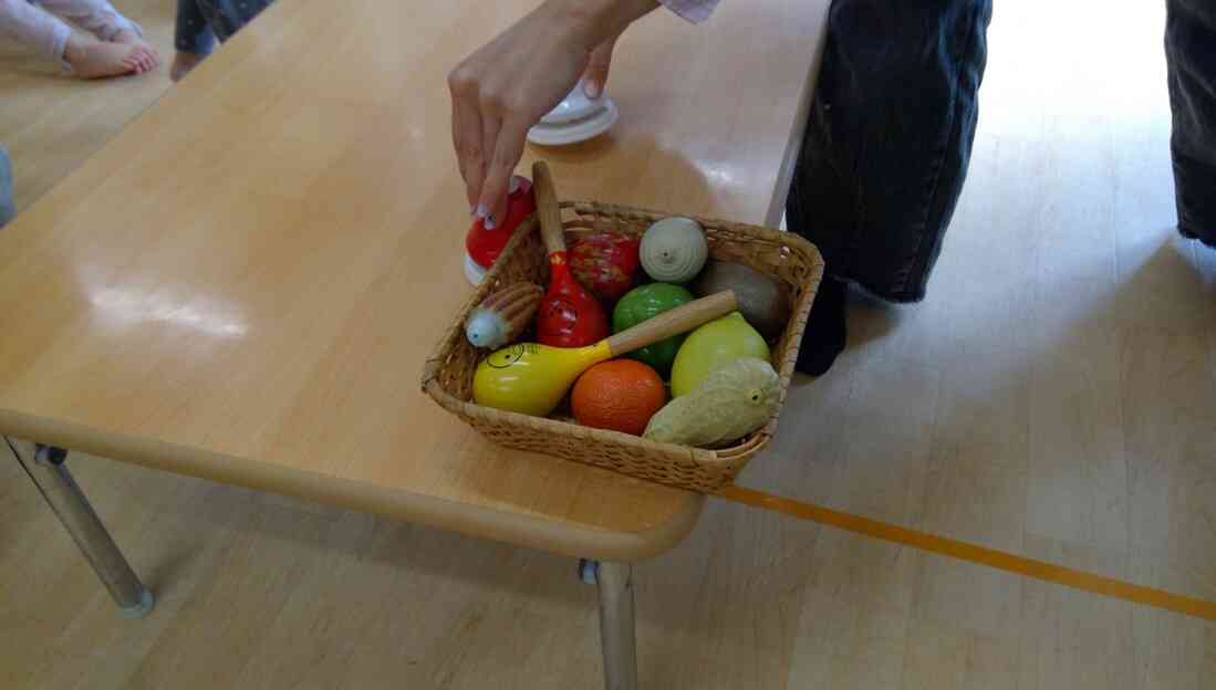 芸術士さんとともに～秋を感じながら音遊び～
