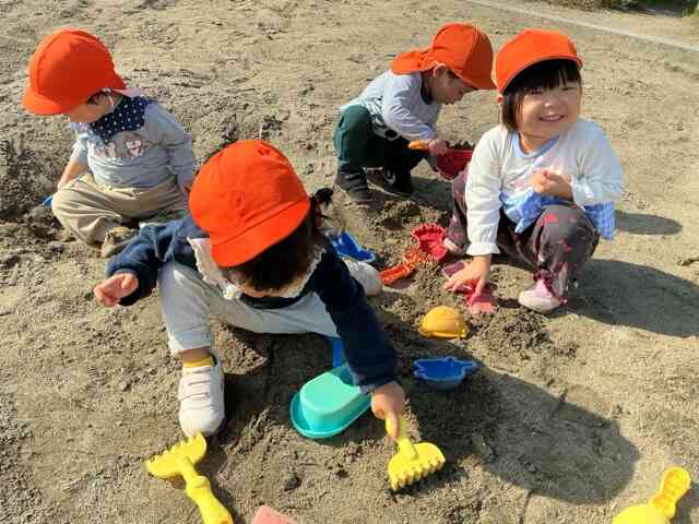 お砂場遊びって楽しい！