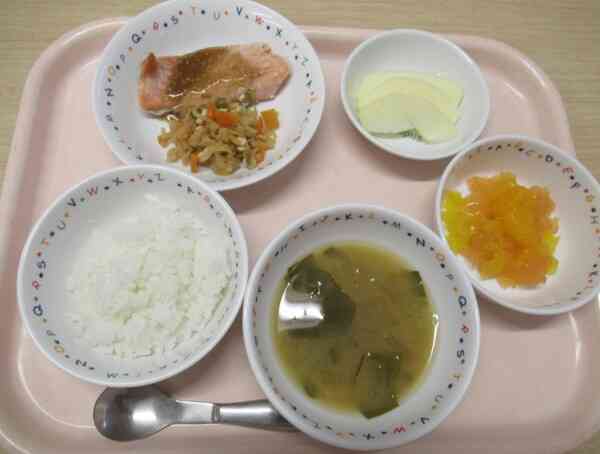 10月3日給食と3時のおやつ