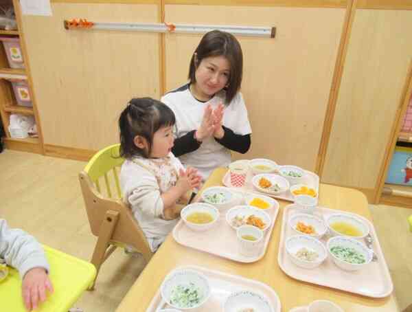 お母さんと一緒にいただきます。