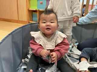 初めてプールに入ってみたよ♪