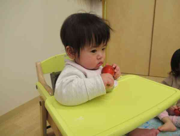 小さな手で鳴らすよ、マラカス♪