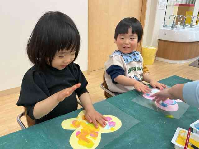 クリアファイルの上からむぎゅっとしたよ